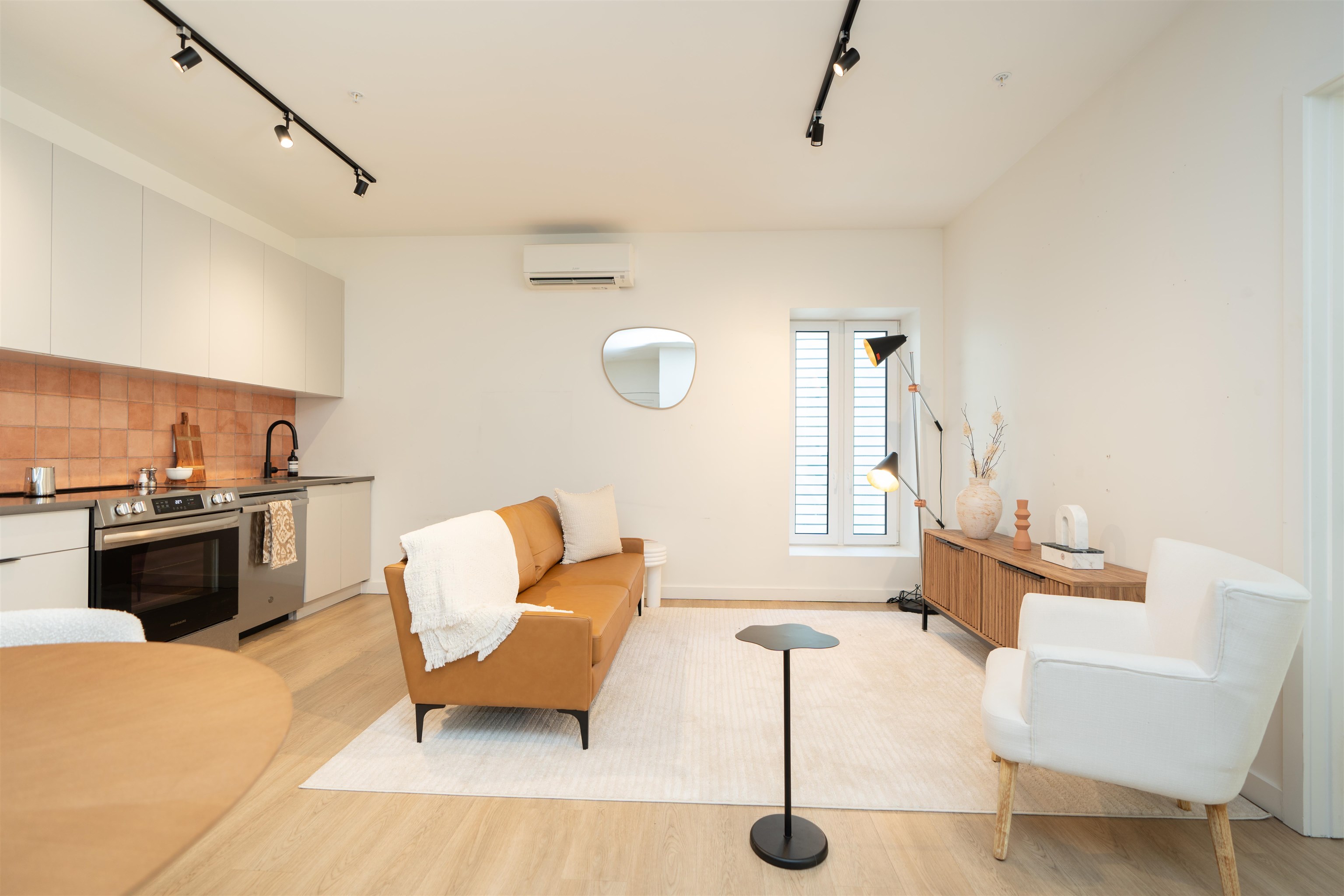 328 PACIFIC AVE Unit: 203