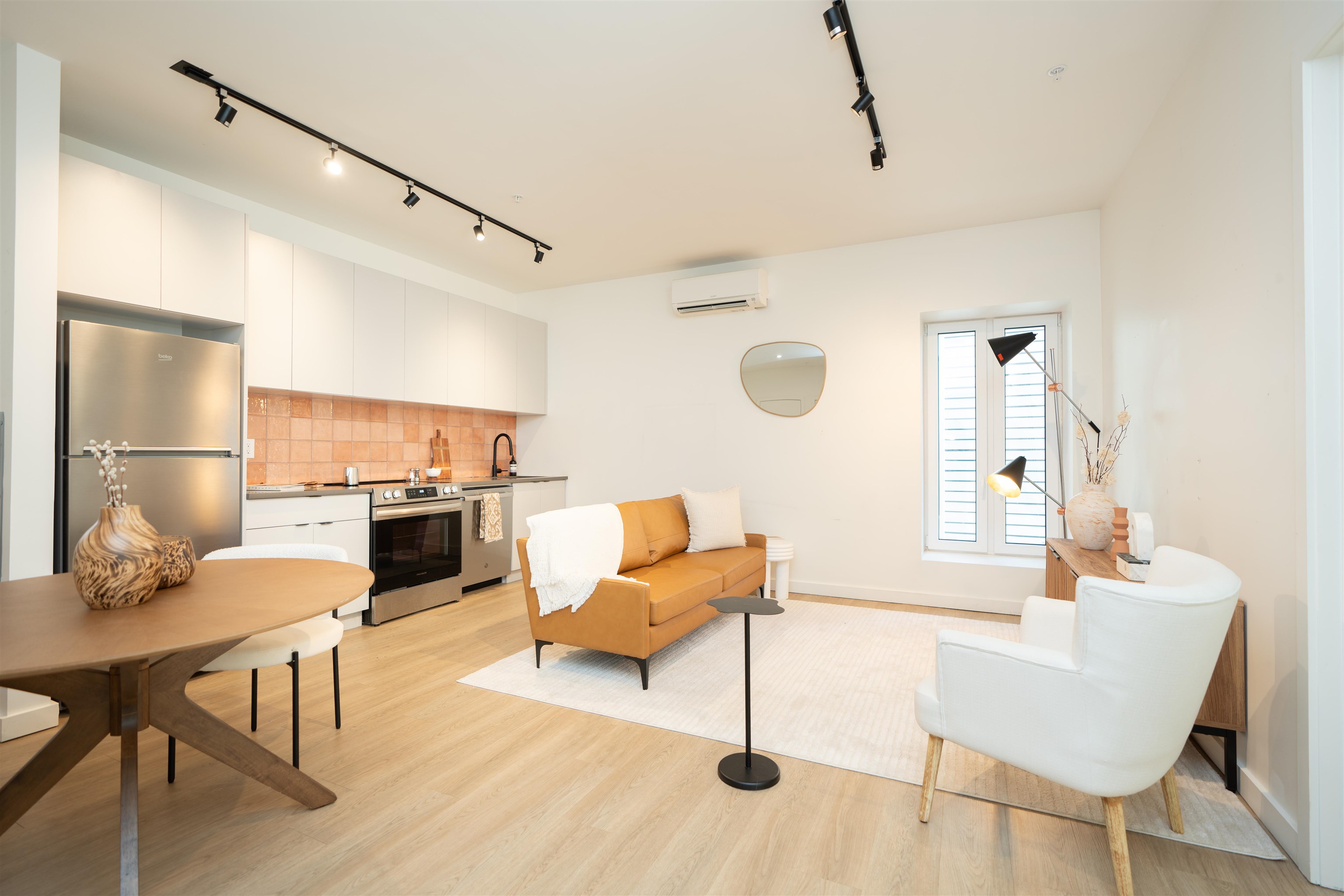 328 PACIFIC AVE Unit: 203