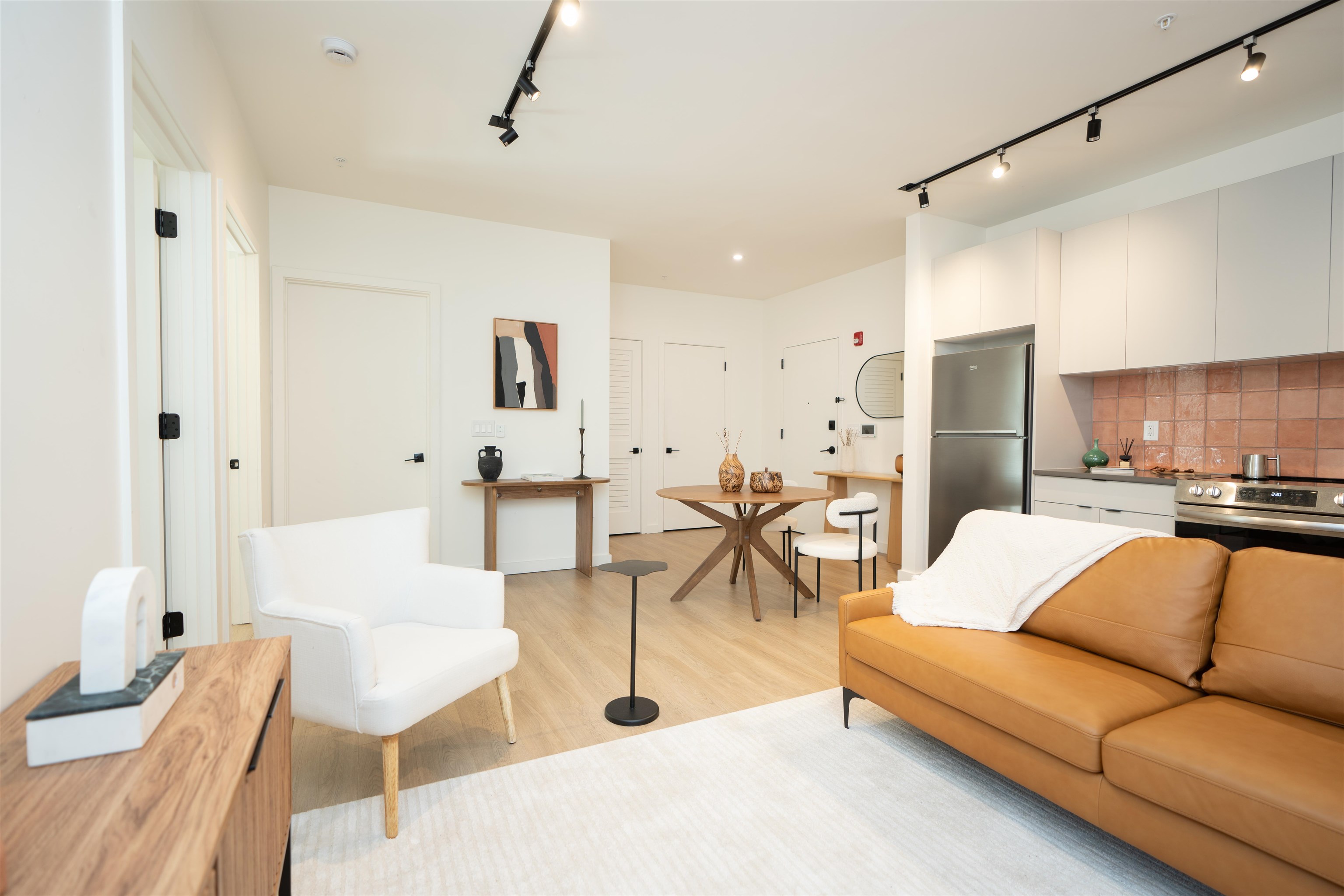 328 PACIFIC AVE Unit: 203