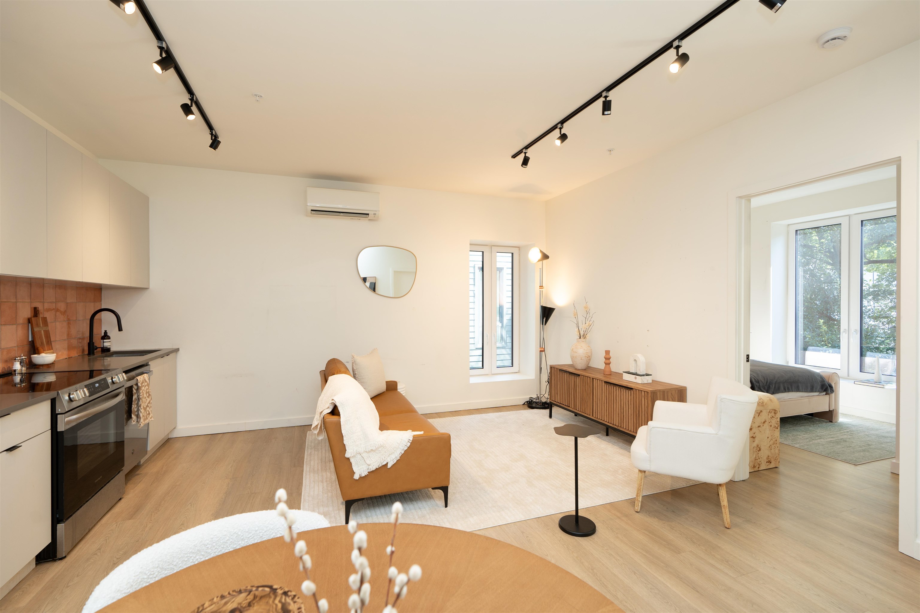 328 PACIFIC AVE Unit: 203