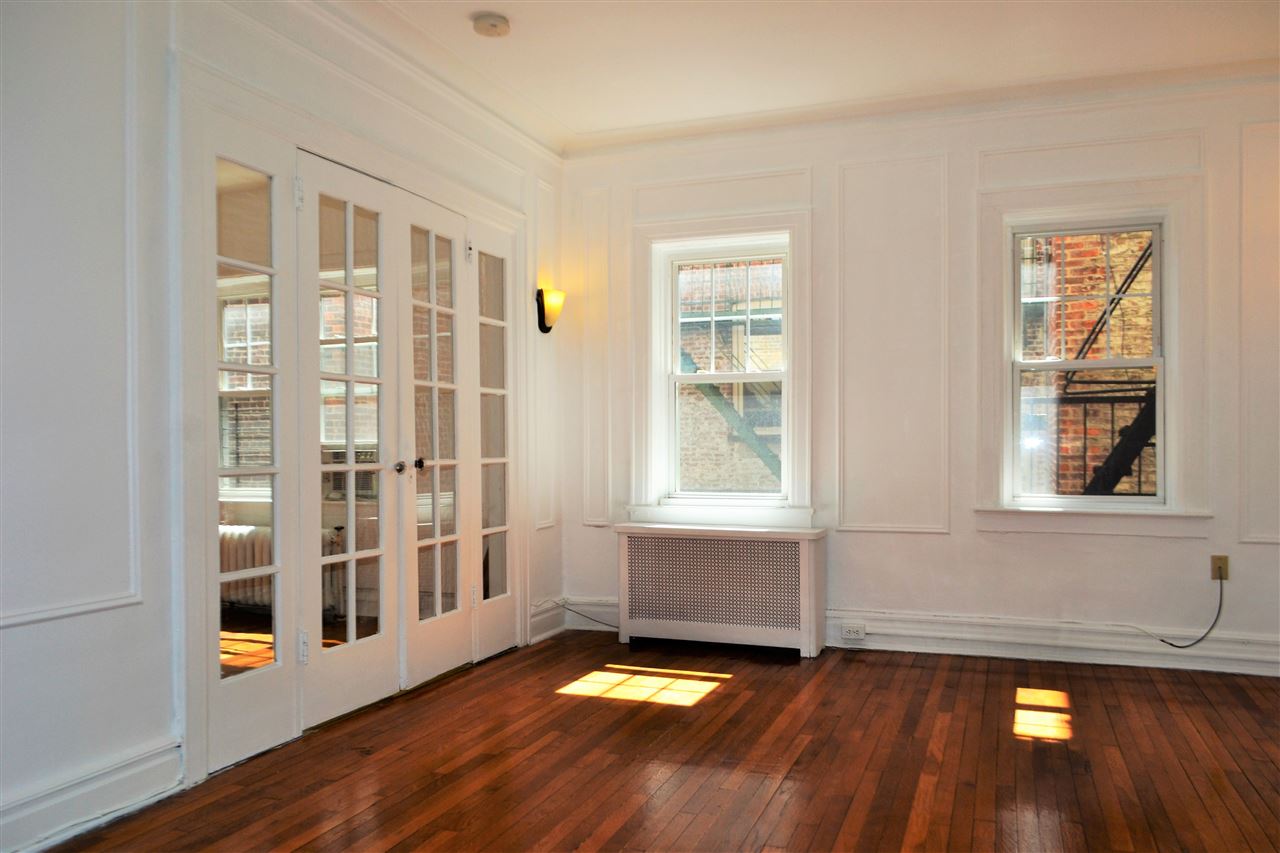 40 74TH ST Unit: 3C