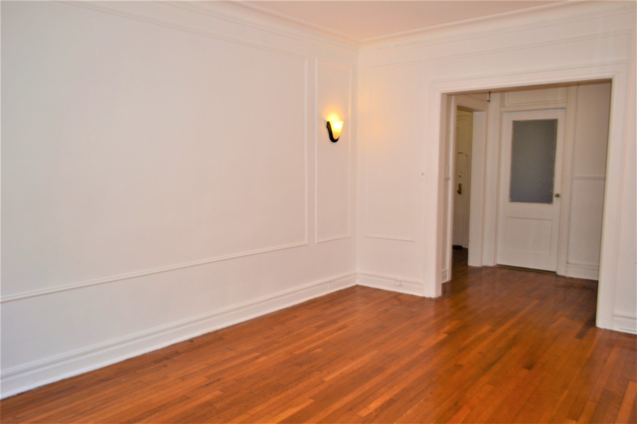 40 74TH ST Unit: 3C