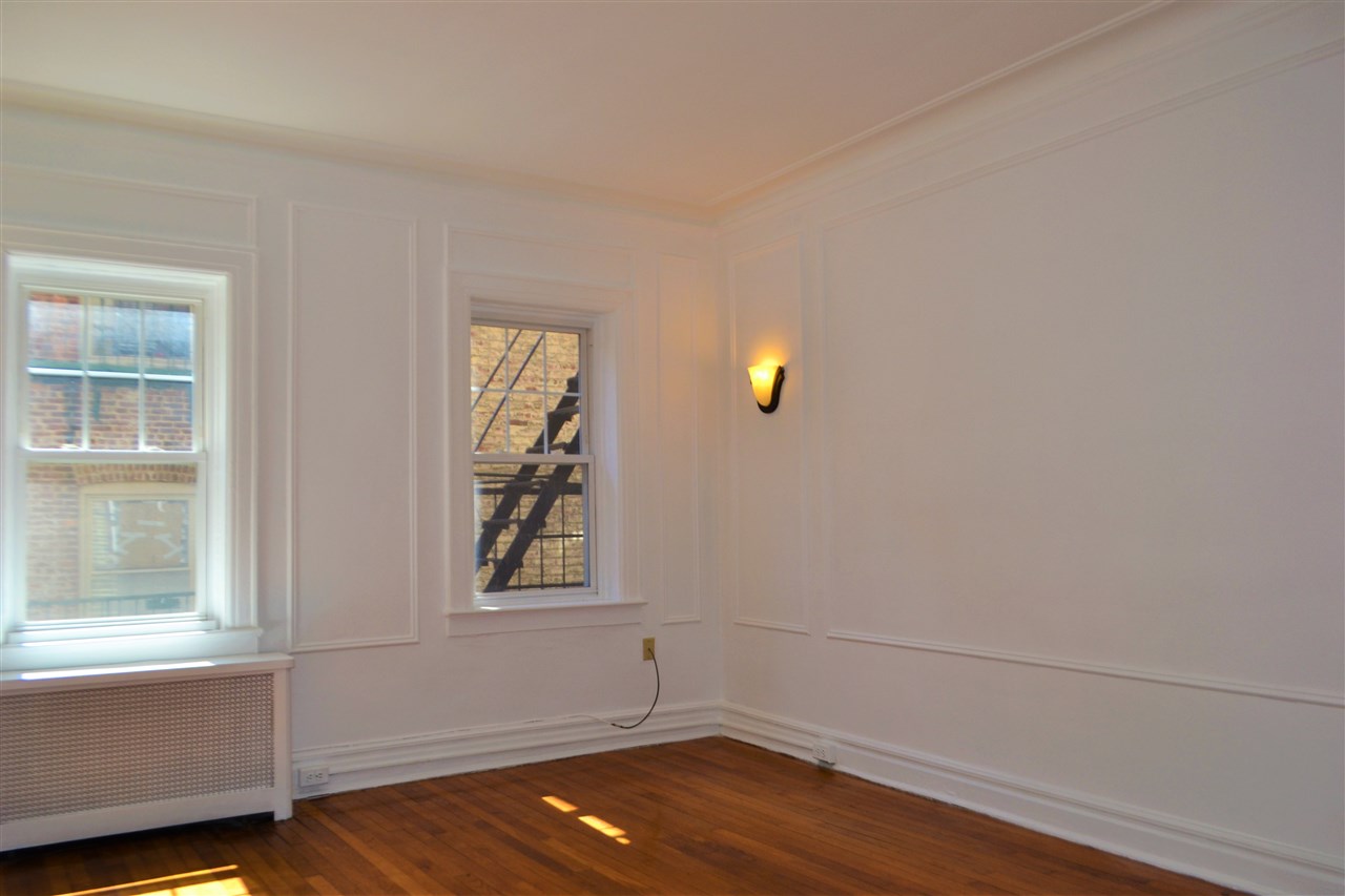 40 74TH ST Unit: 3C