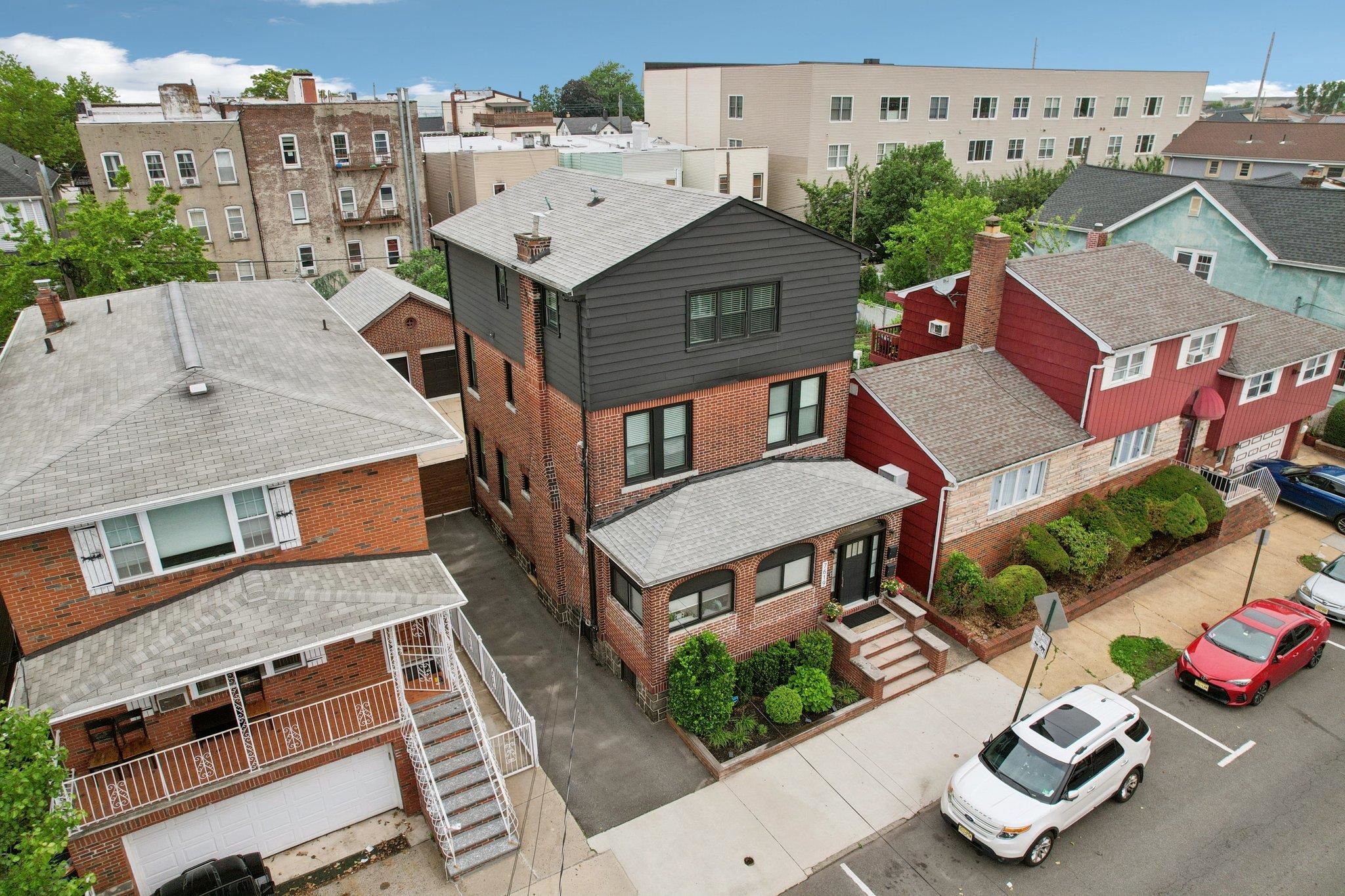 7619 5TH AVE