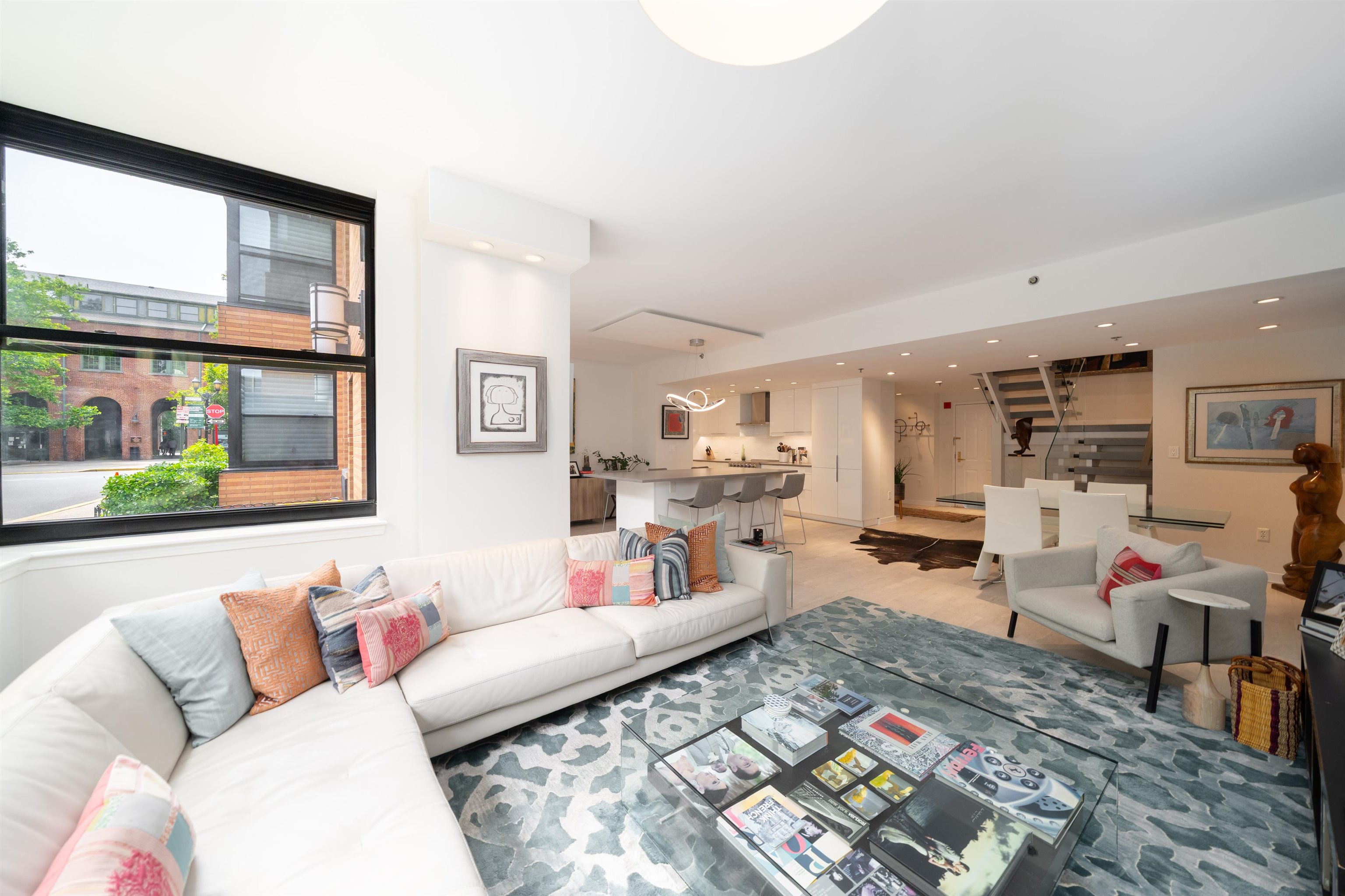 2 CONSTITUTION CT Unit: 103