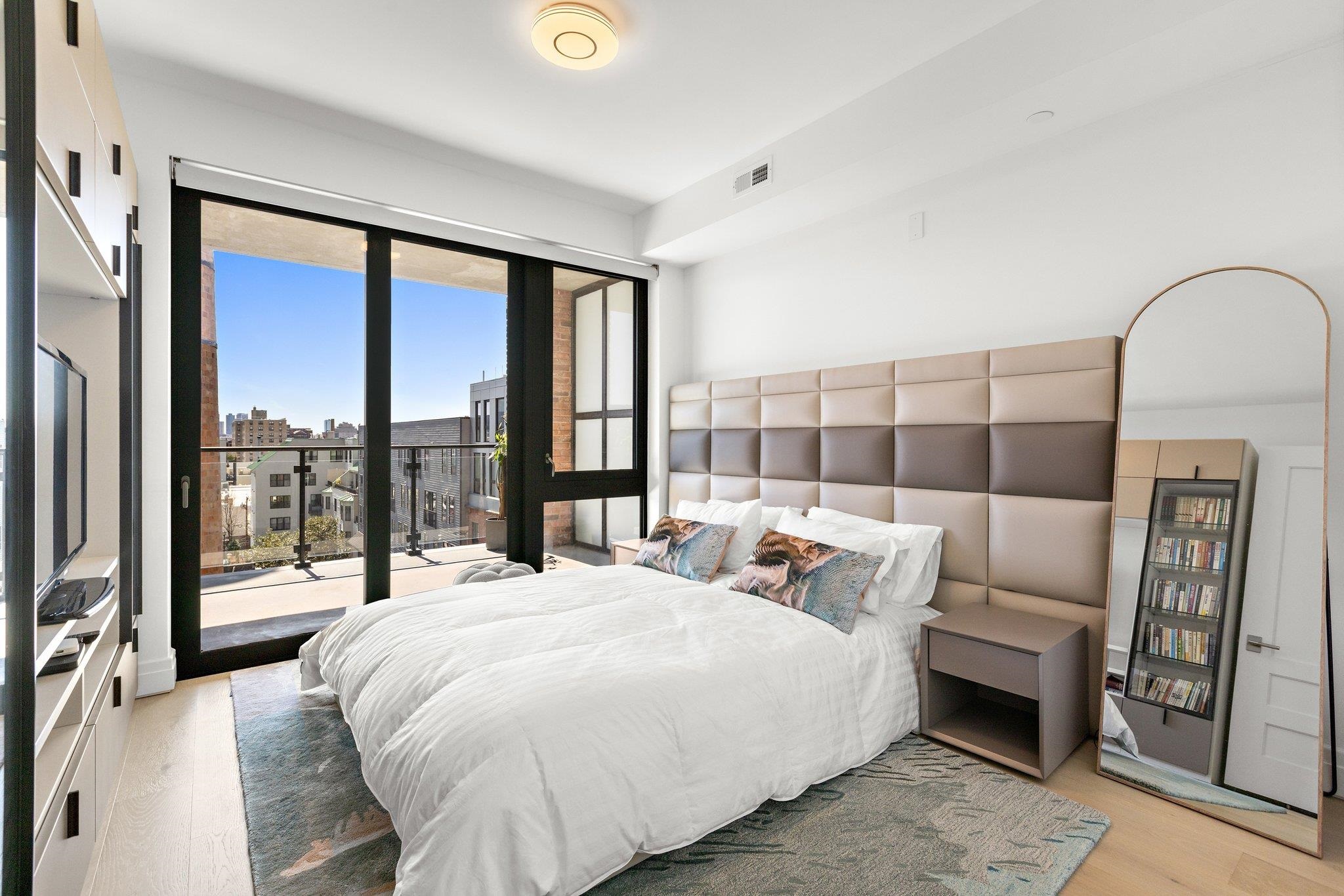 720 CLINTON ST Unit: 6-03