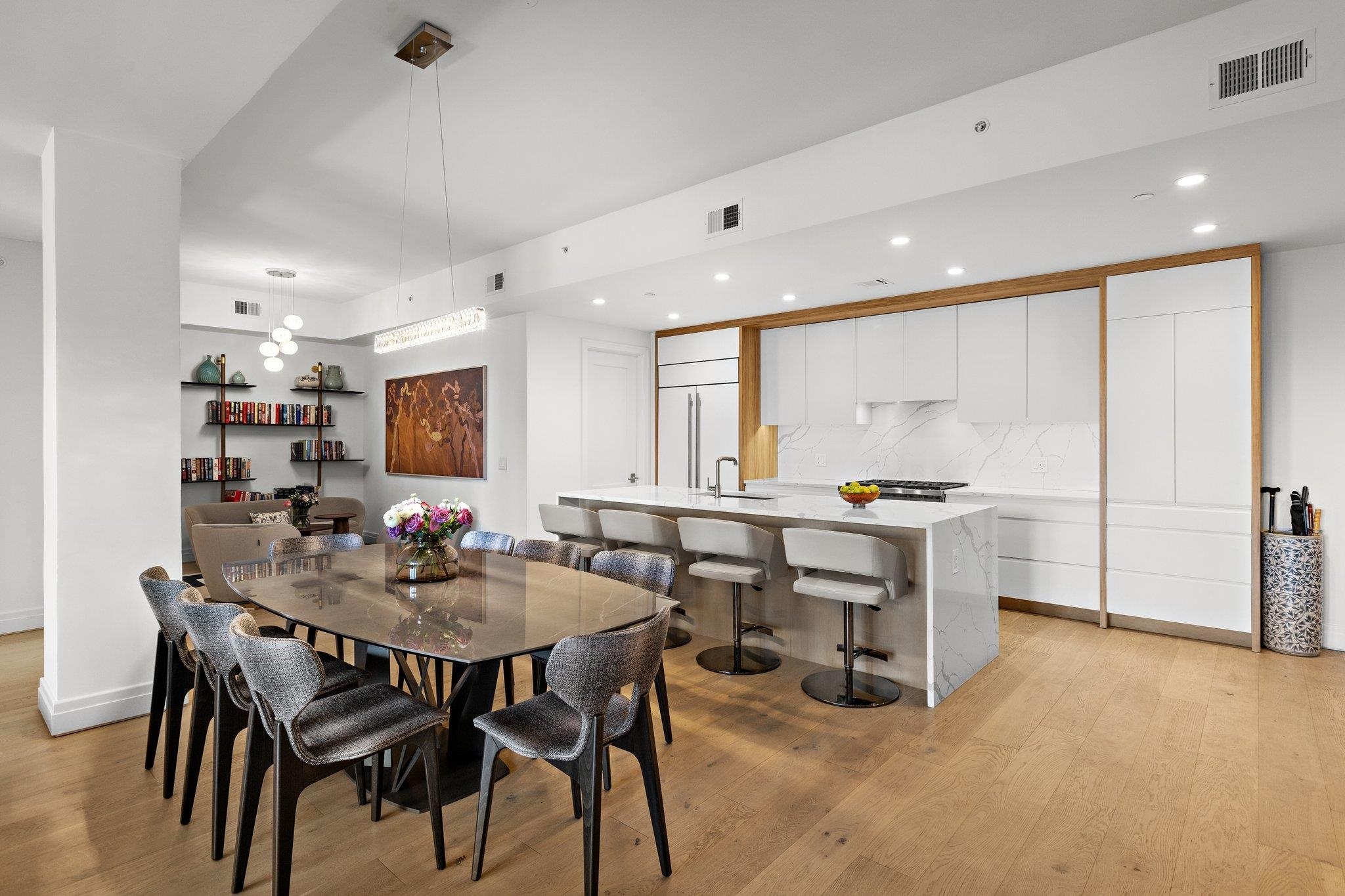 720 CLINTON ST Unit: 6-03
