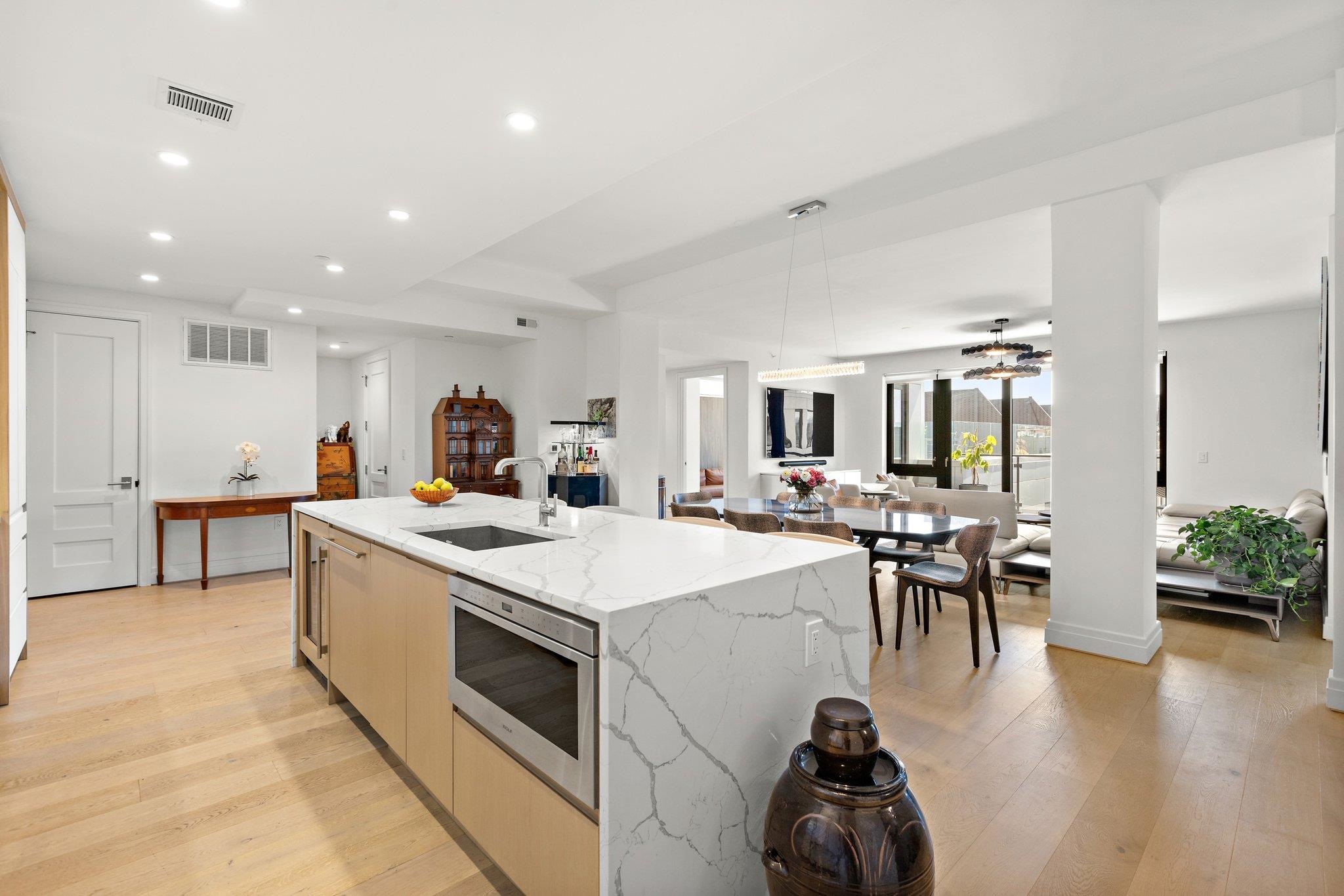 720 CLINTON ST Unit: 6-03