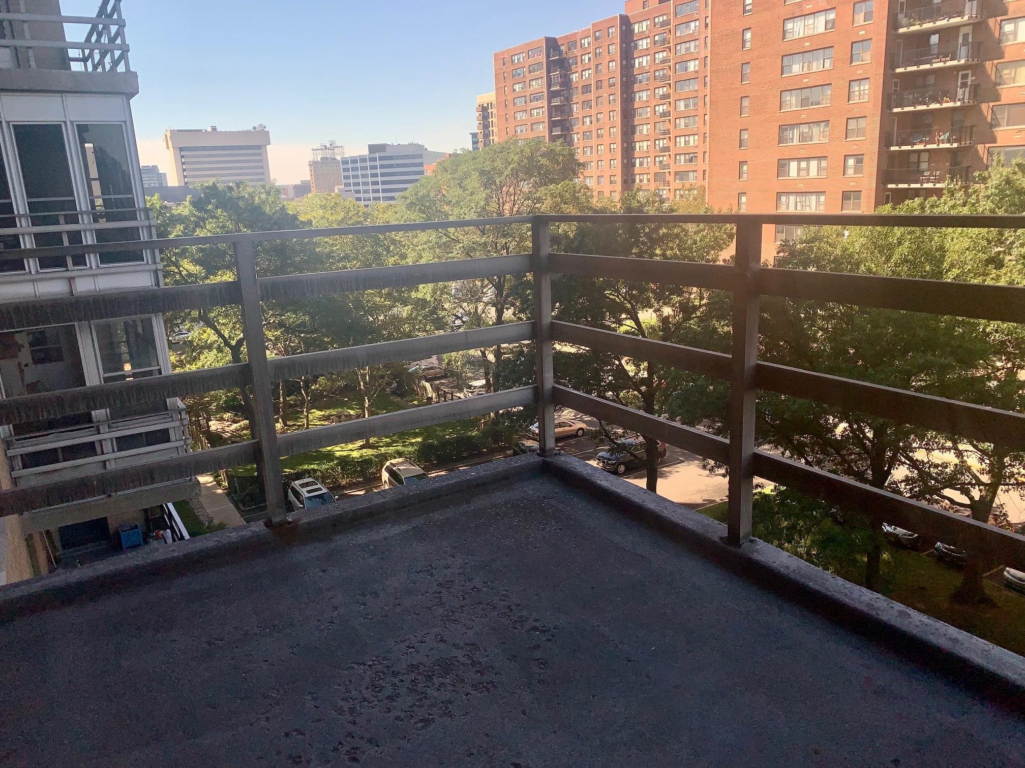 201 ST PAULS AVE Unit: 7M