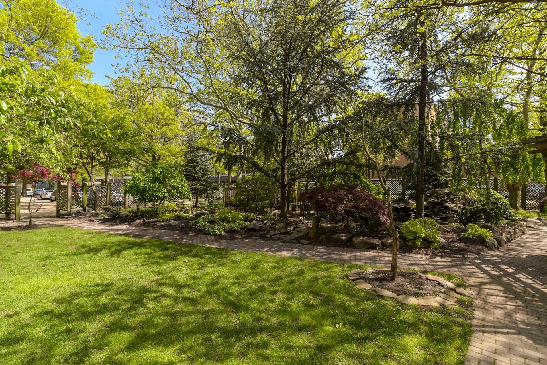 201 ST PAULS AVE Unit: 7M