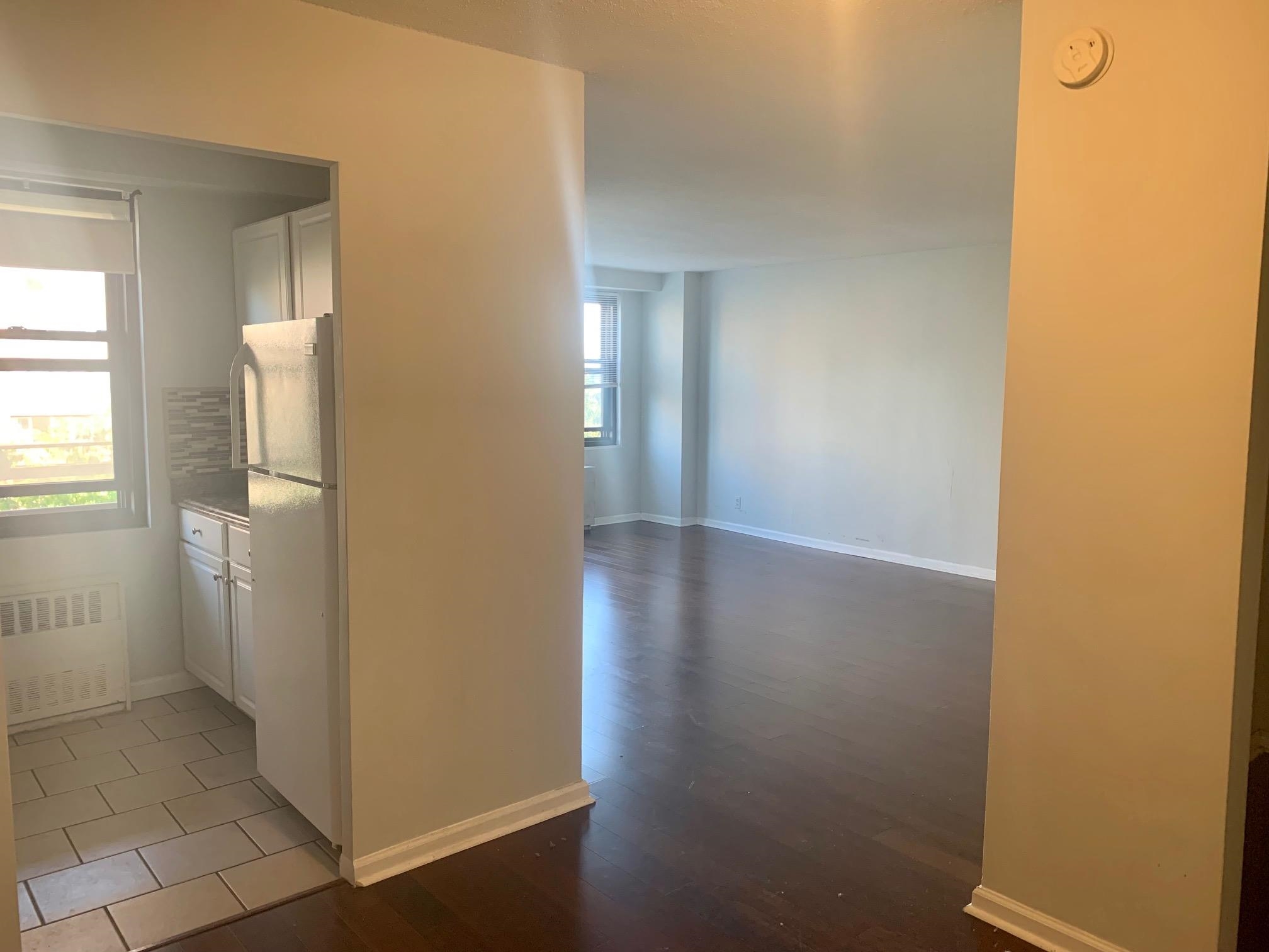 201 ST PAULS AVE Unit: 7M