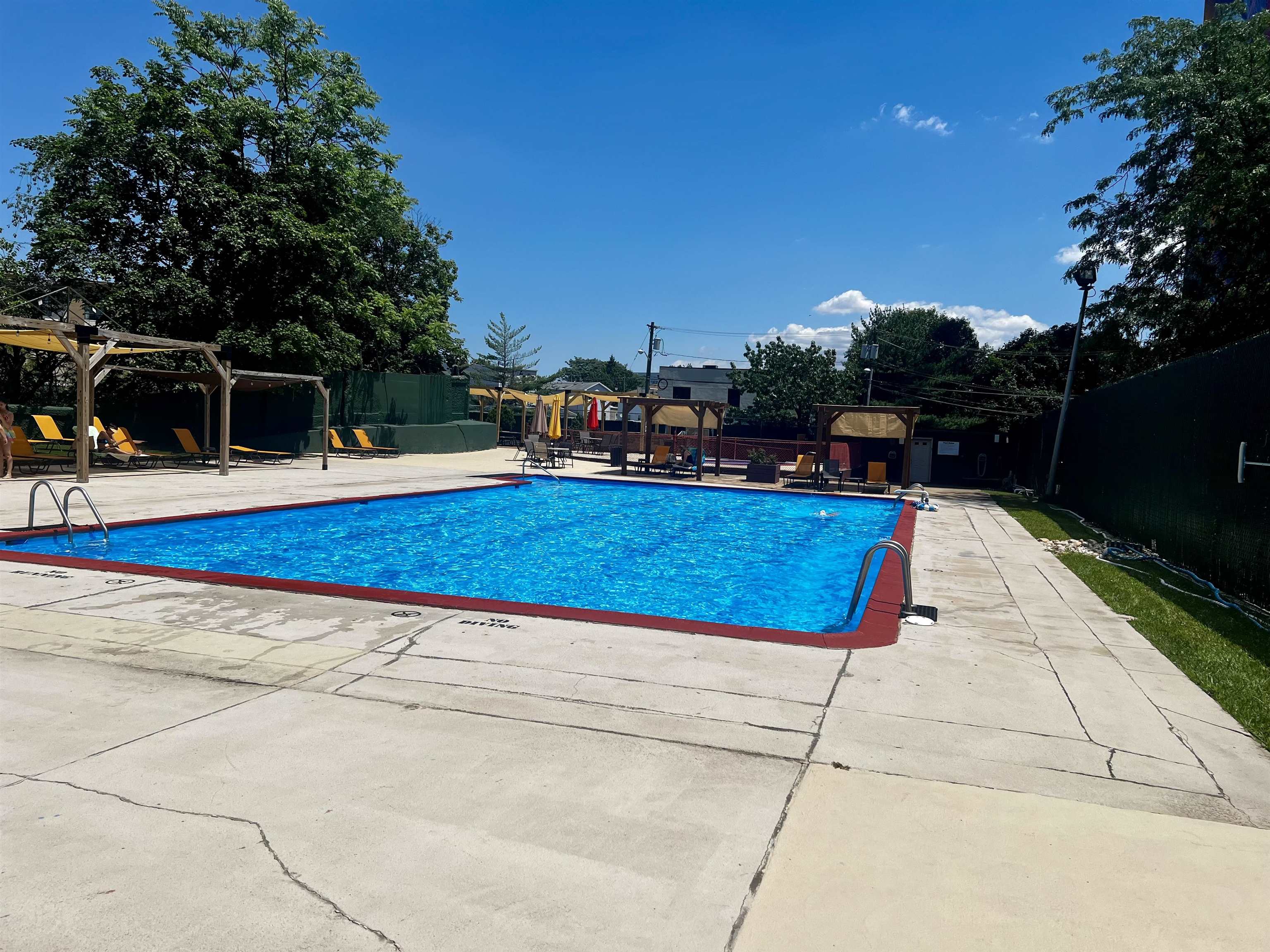 201 ST PAULS AVE Unit: 7M