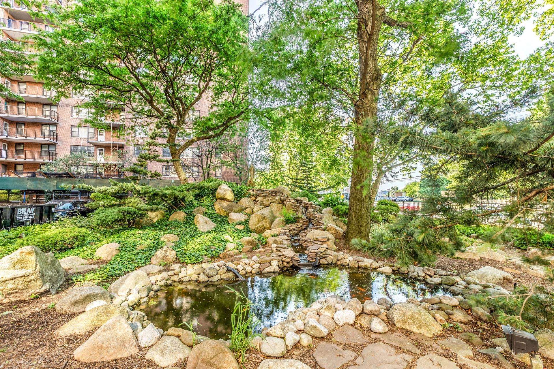 201 ST PAULS AVE Unit: 7M
