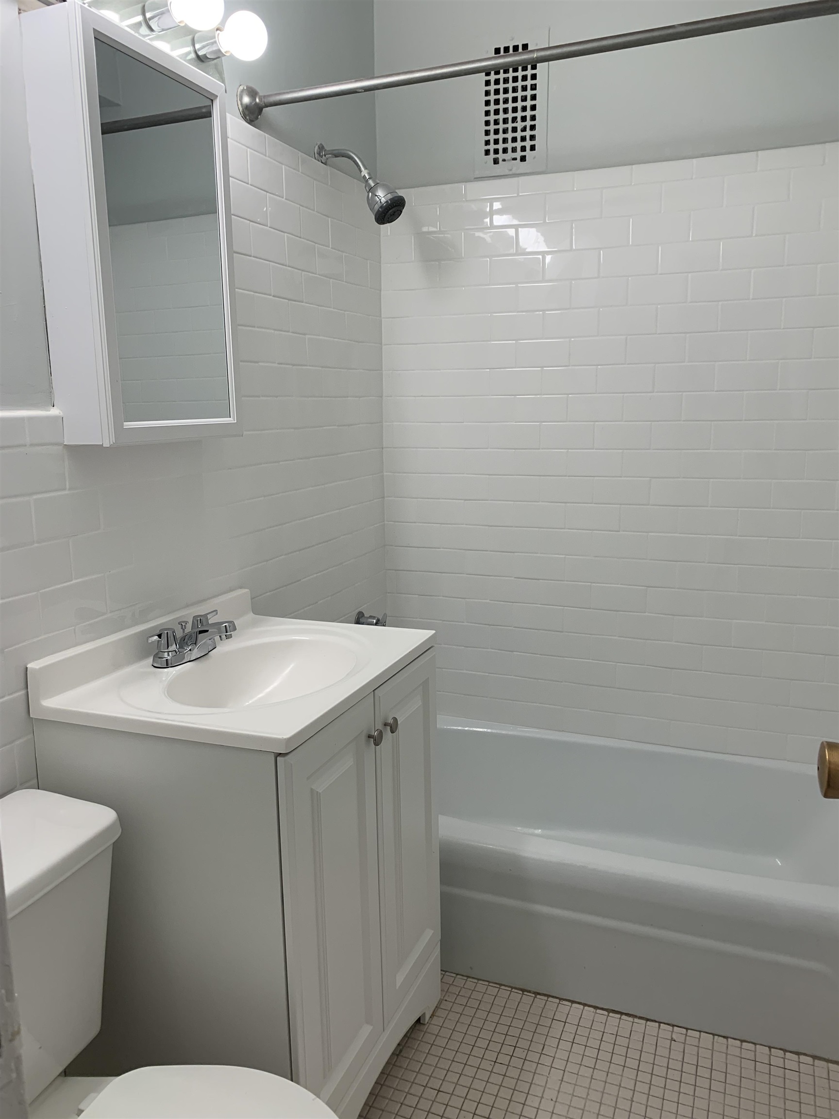 201 ST PAULS AVE Unit: 7M