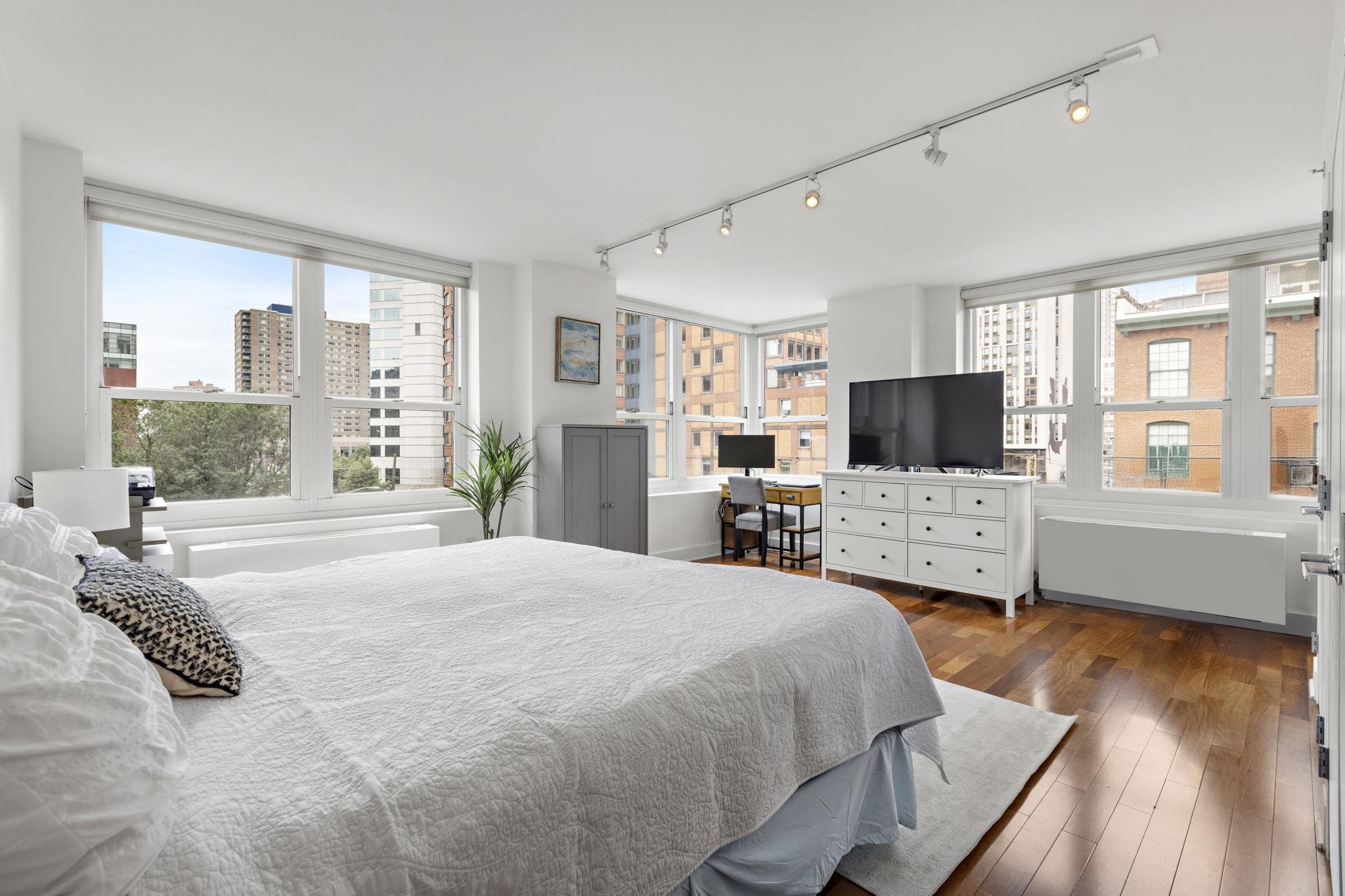 88 MORGAN ST Unit: 404