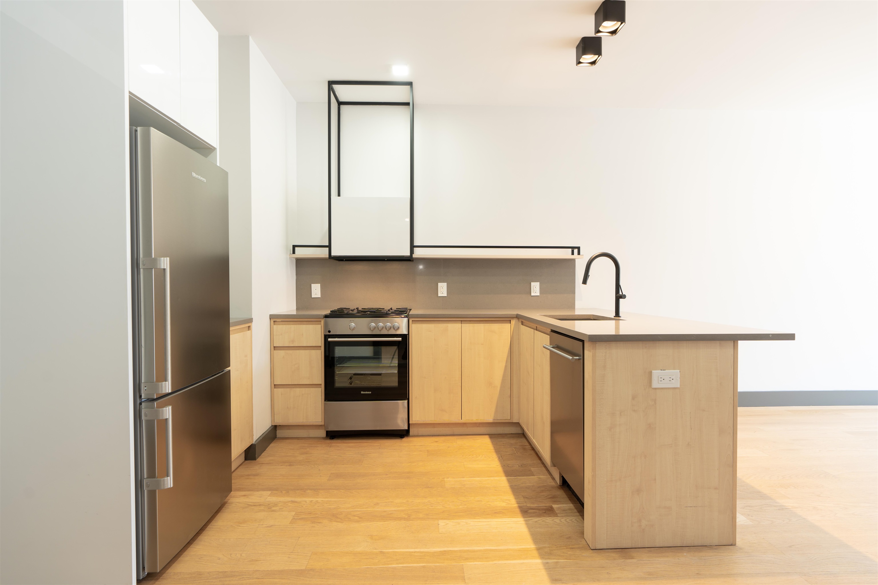 424 ARLINGTON AVE Unit: 401