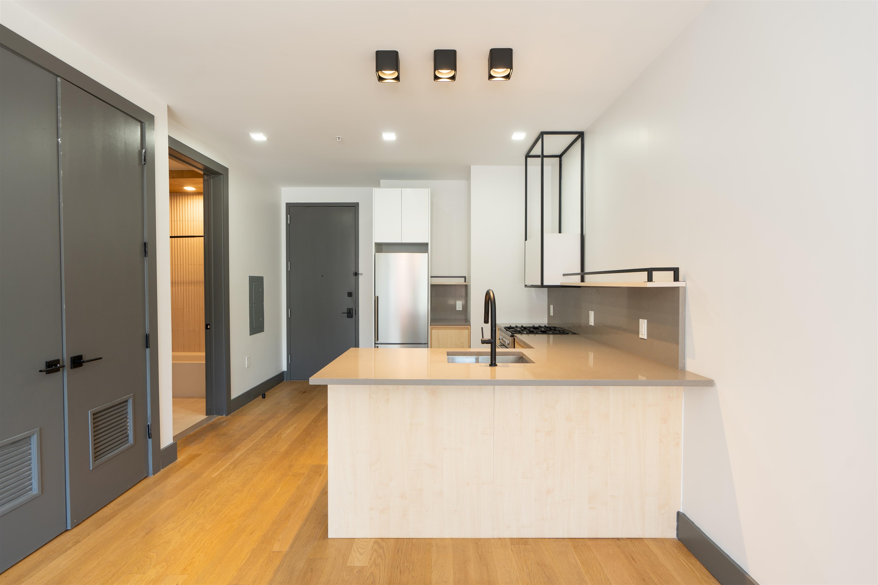 424 ARLINGTON AVE Unit: 401