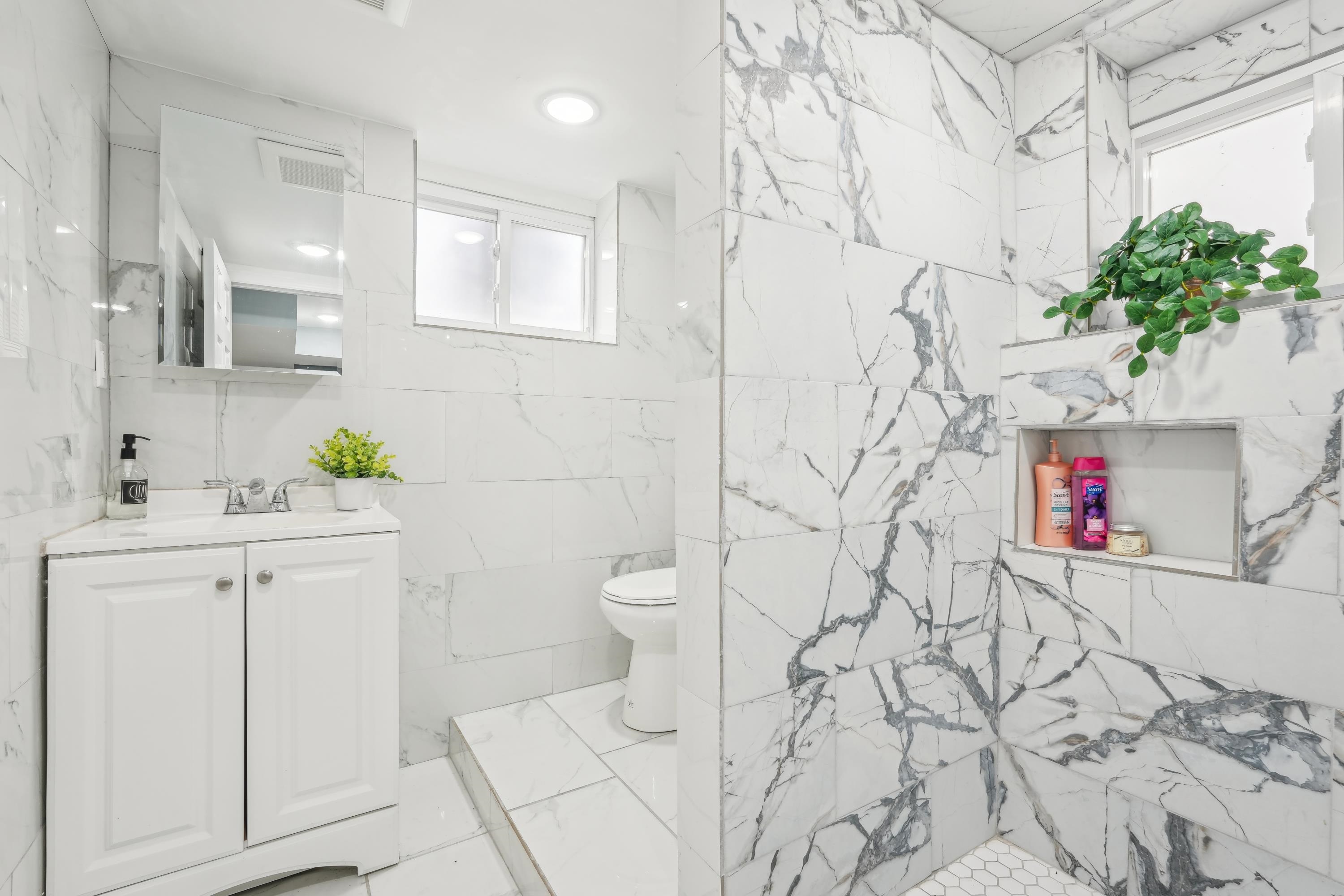 214 WEGMAN PARKWAY Unit: 1