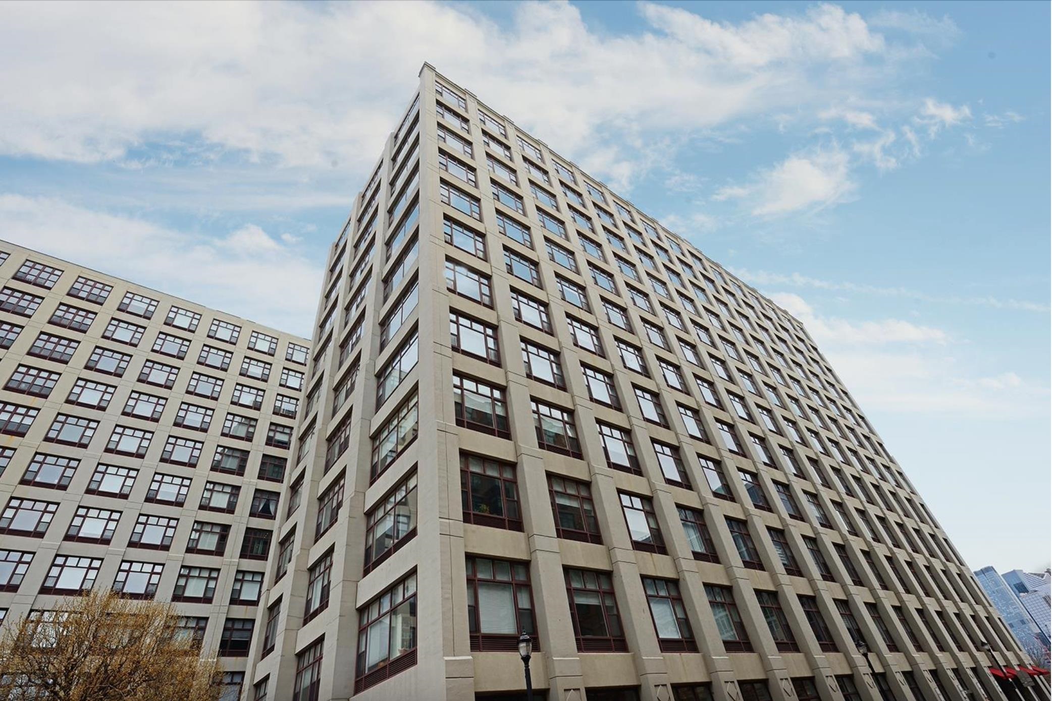 1500 HUDSON ST Unit: 9Q