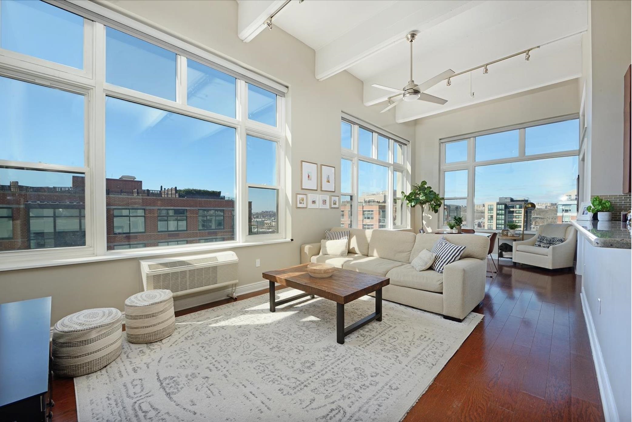 1500 HUDSON ST Unit: 9Q