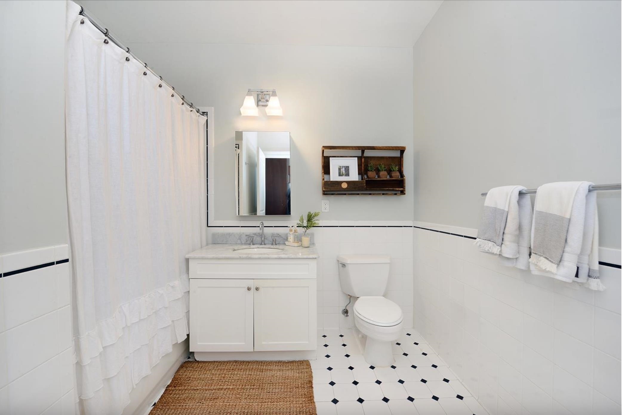 1500 HUDSON ST Unit: 9Q