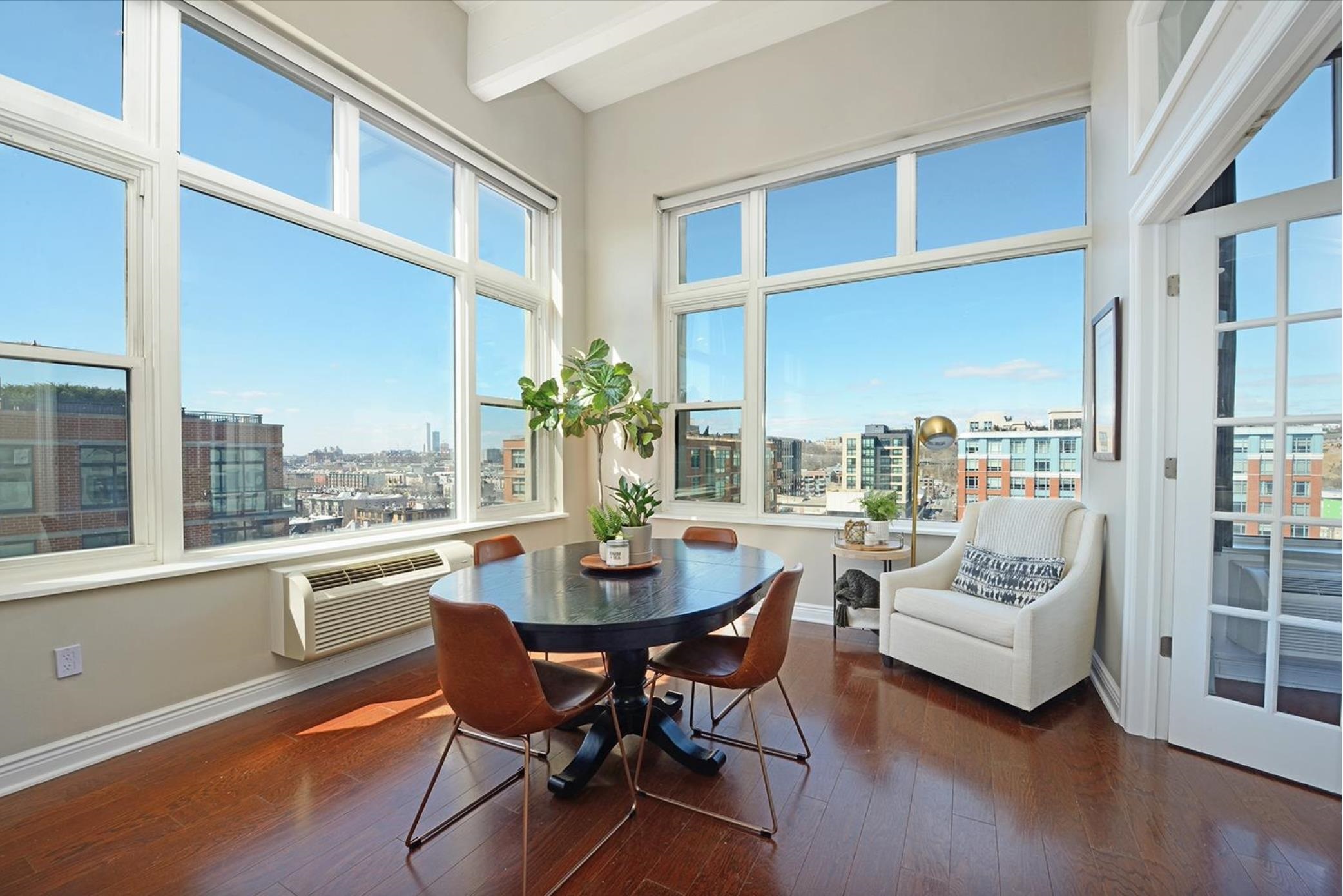 1500 HUDSON ST Unit: 9Q