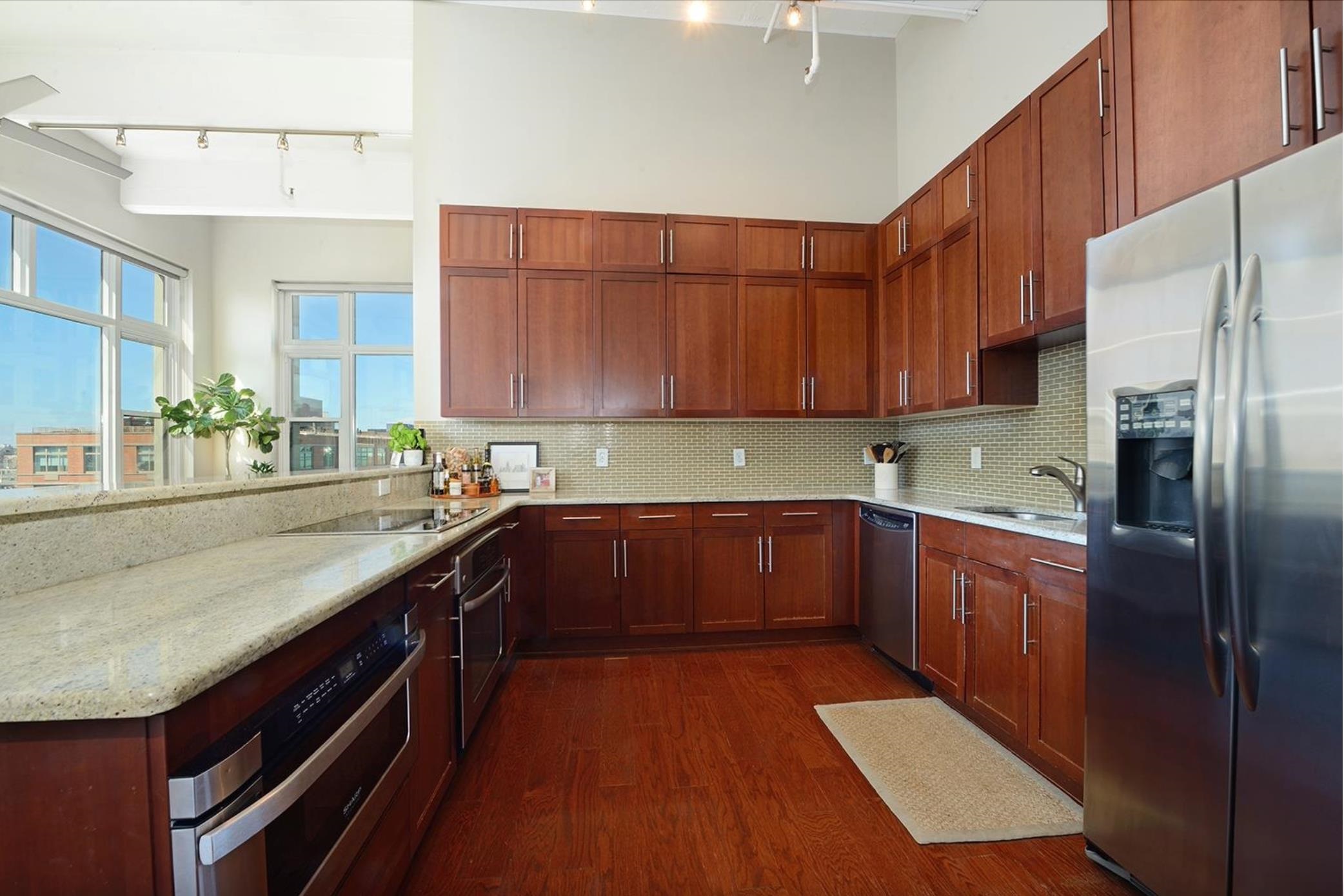 1500 HUDSON ST Unit: 9Q