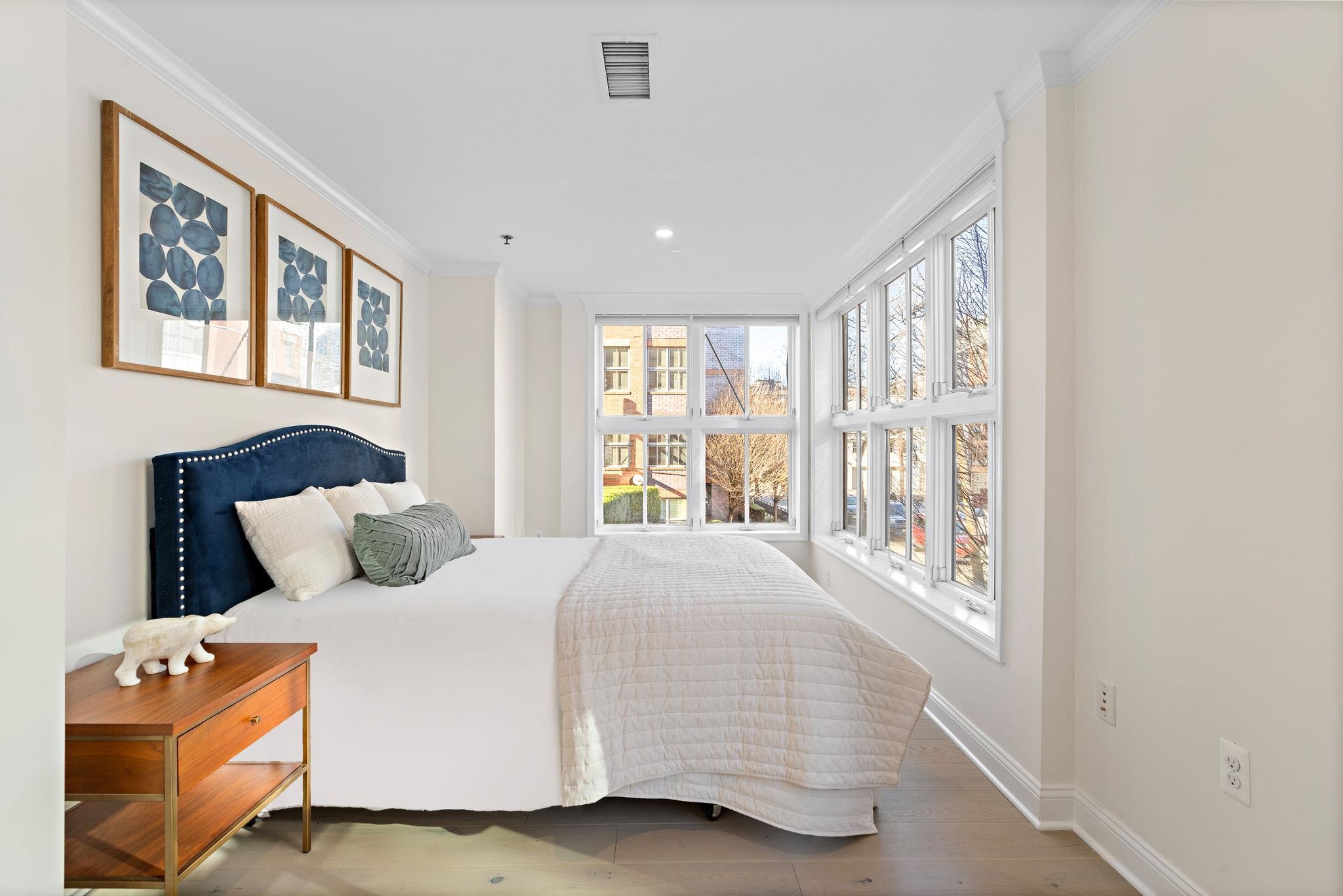 812 GRAND ST Unit: 211