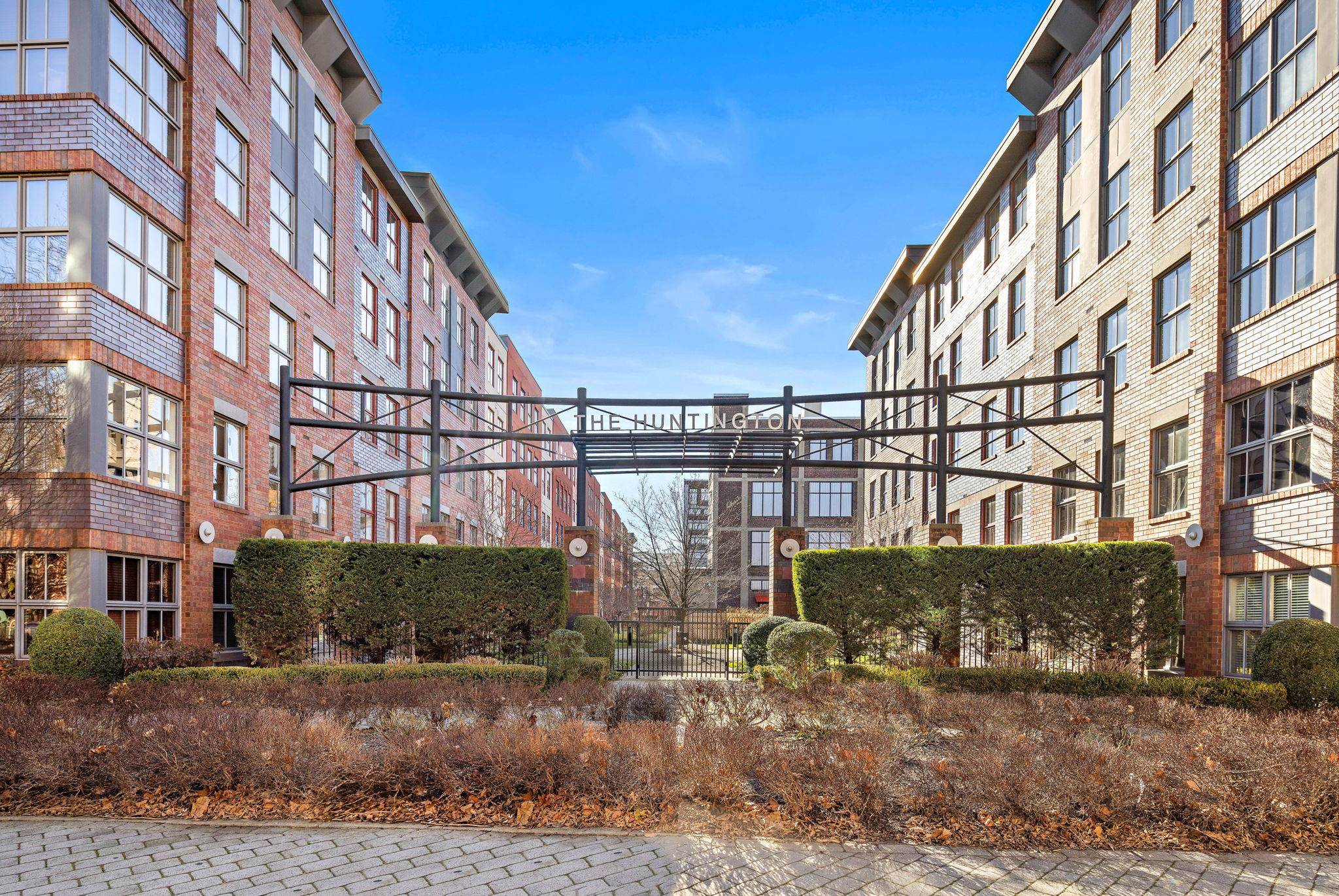 812 GRAND ST Unit: 211