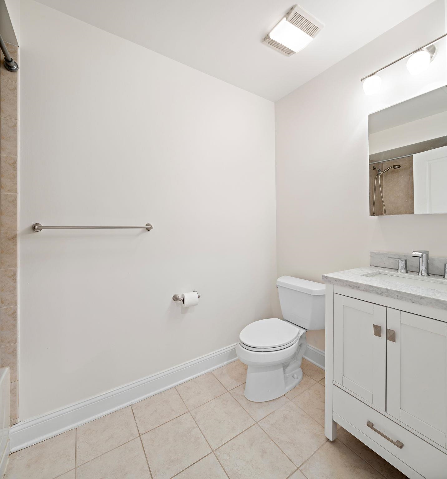 812 GRAND ST Unit: 211