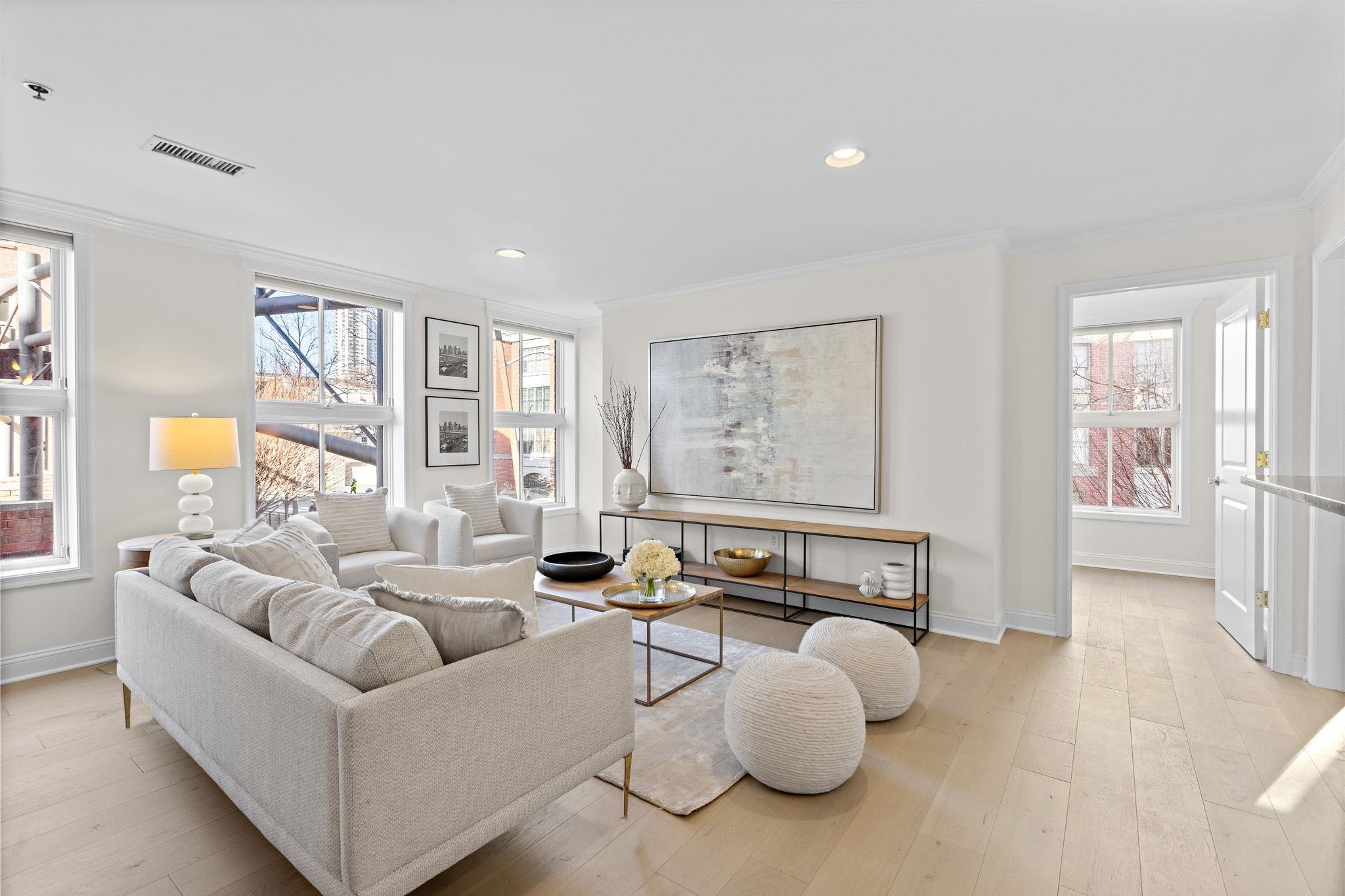 812 GRAND ST Unit: 211