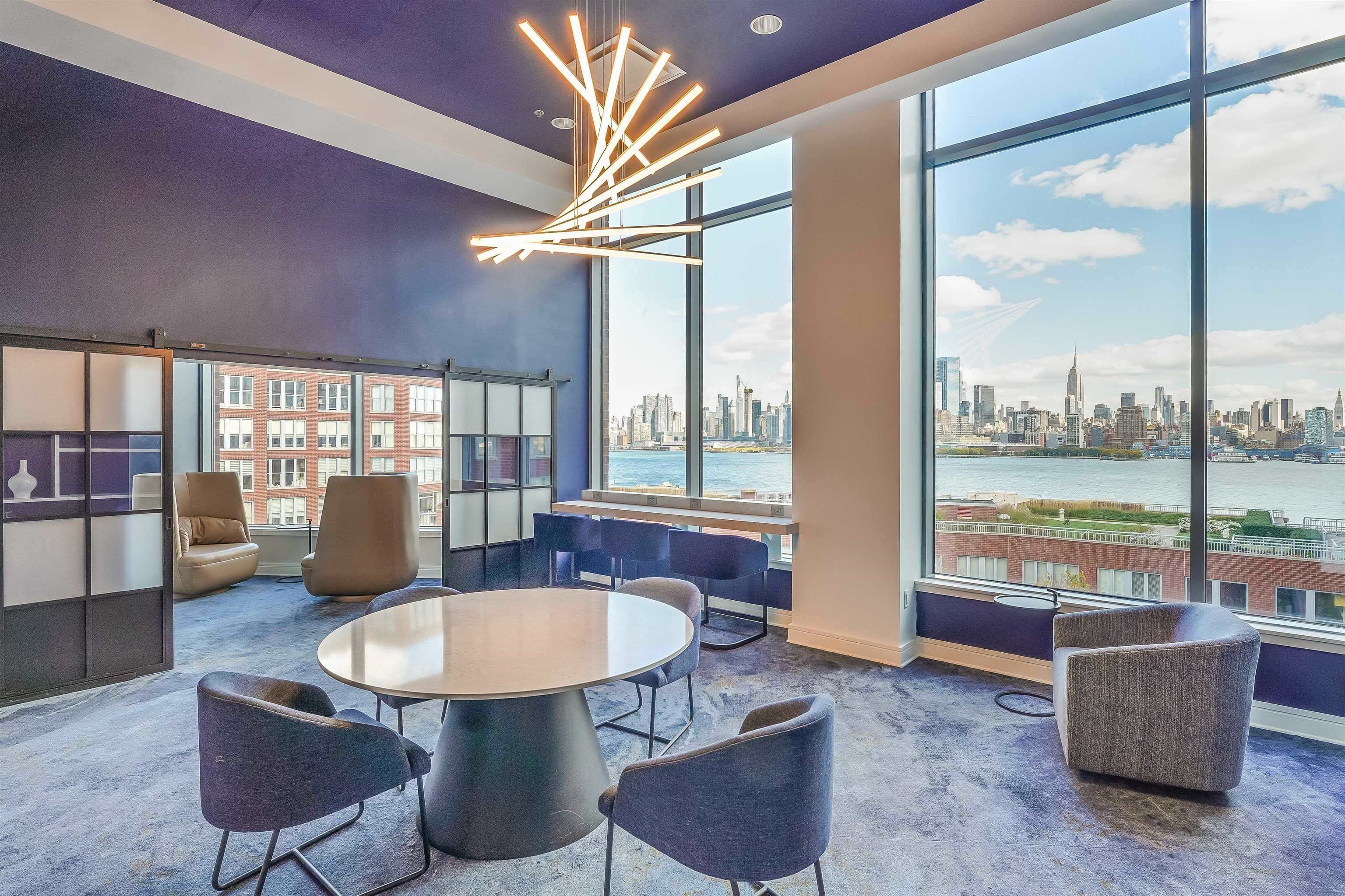 1025 MAXWELL LANE Unit: 915