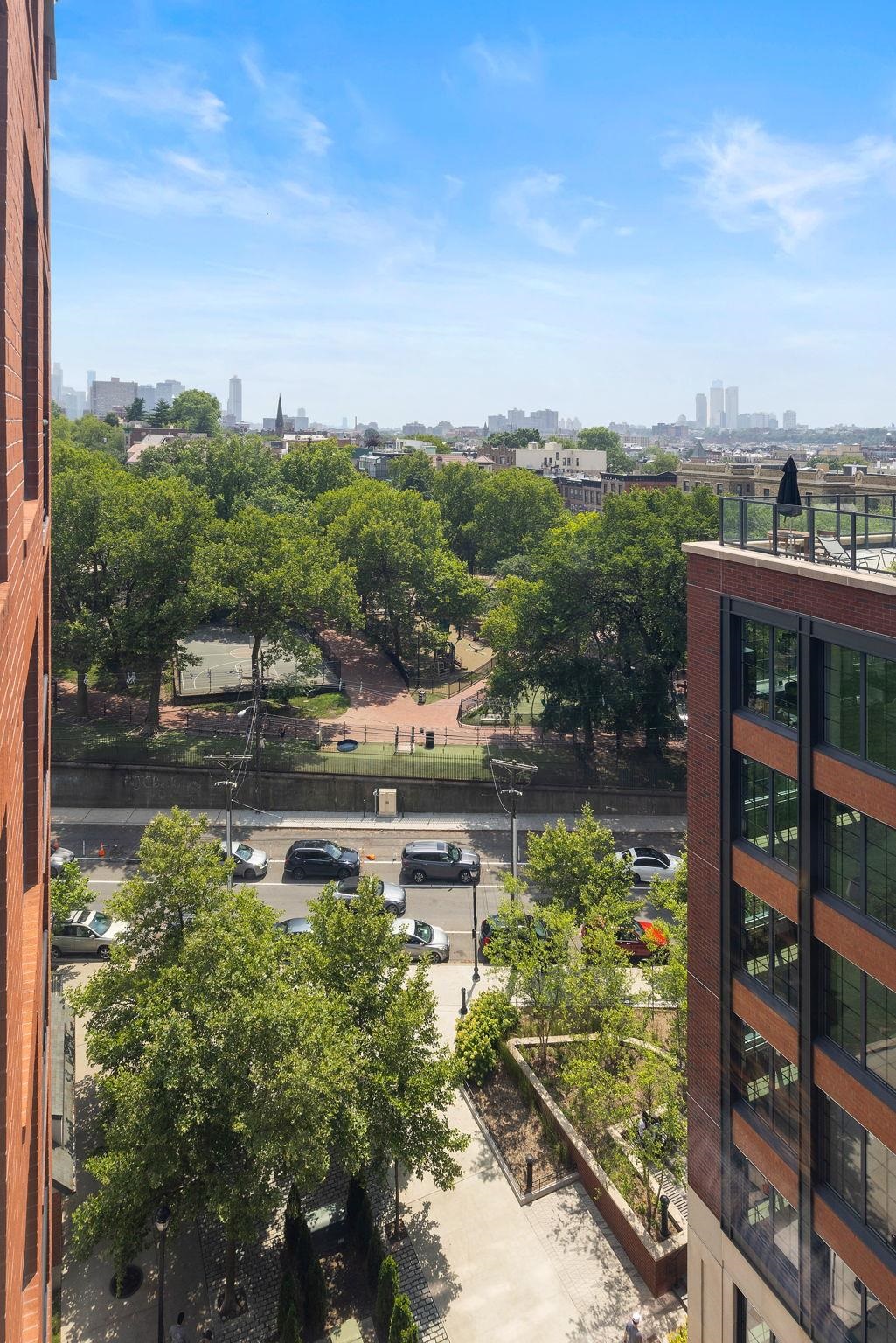 1025 MAXWELL LANE Unit: 915