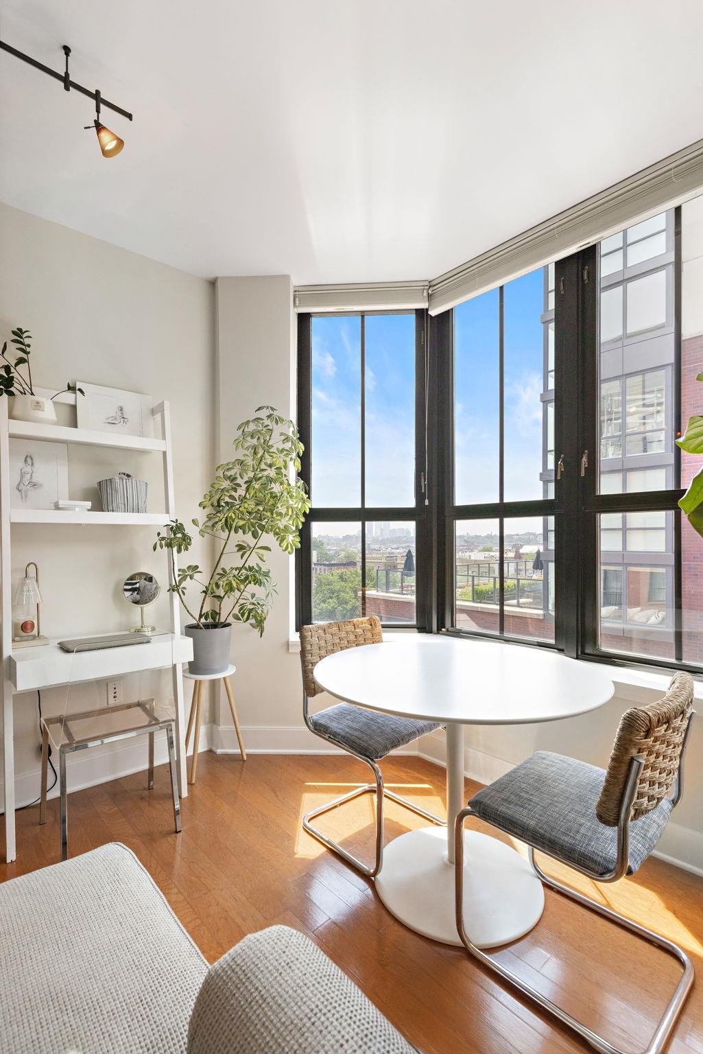 1025 MAXWELL LANE Unit: 915