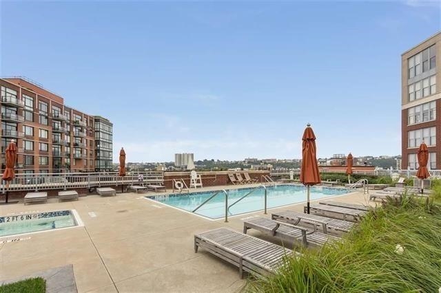 1025 MAXWELL LANE Unit: 915