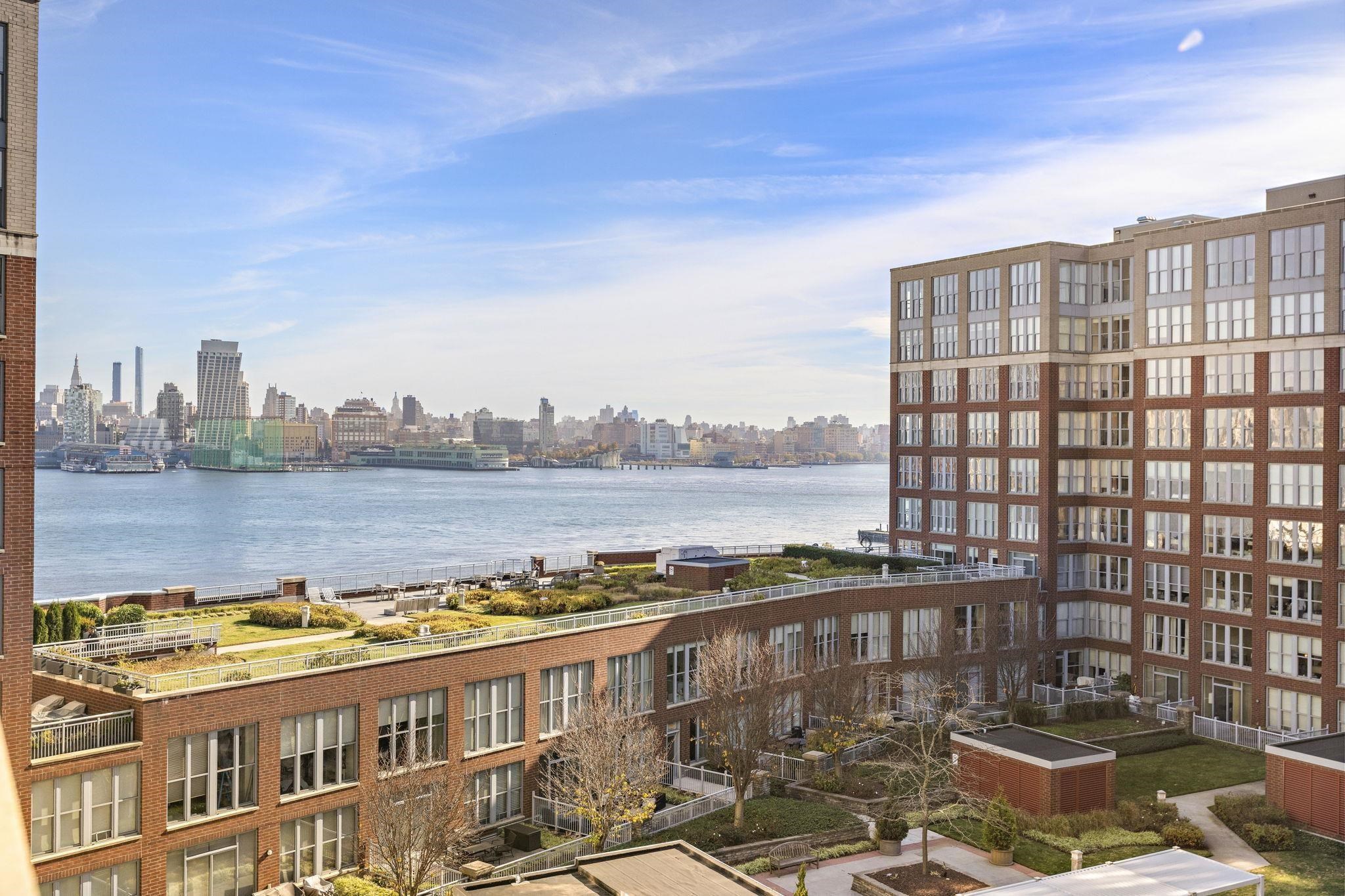 1025 MAXWELL LANE Unit: 915