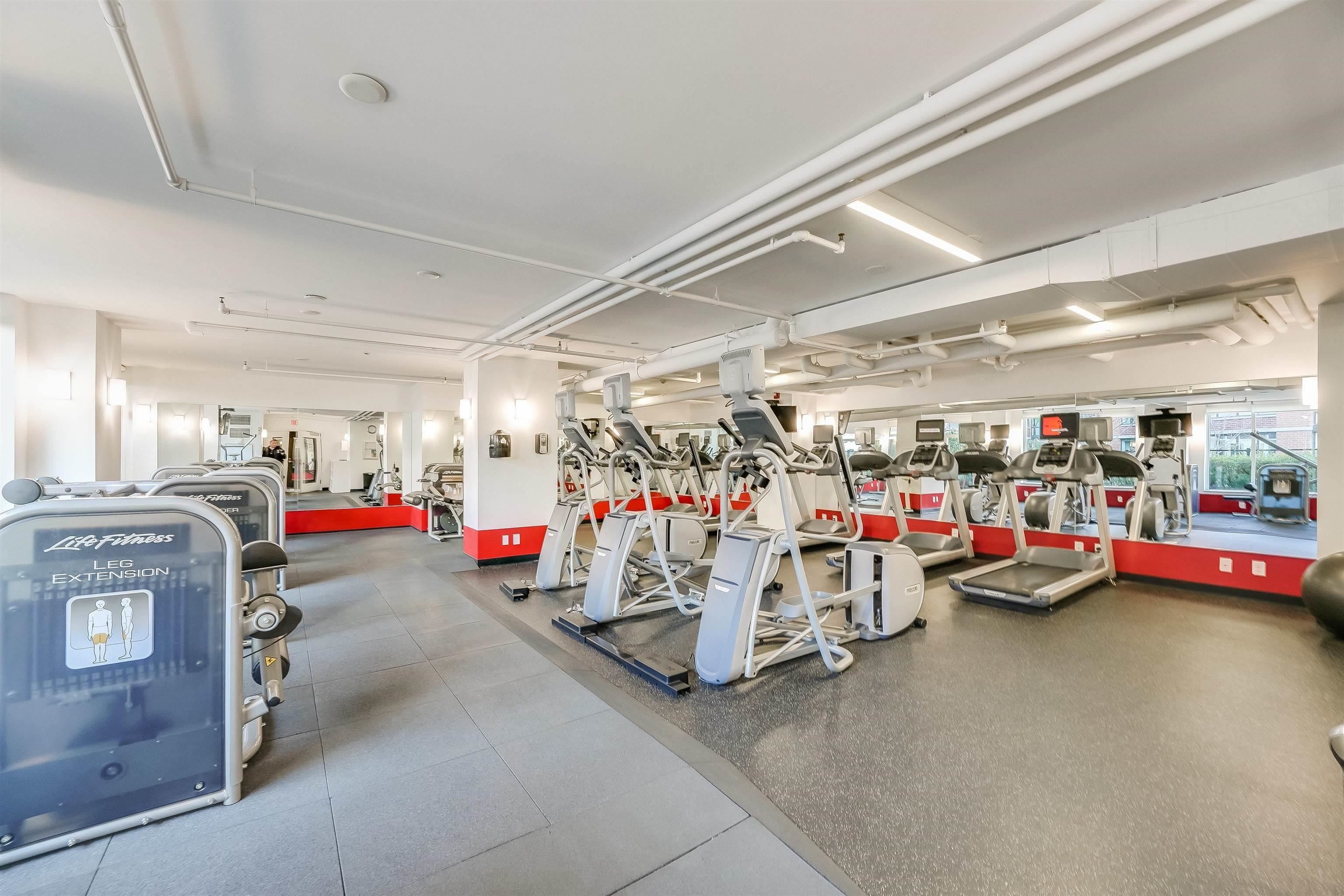 1025 MAXWELL LANE Unit: 915