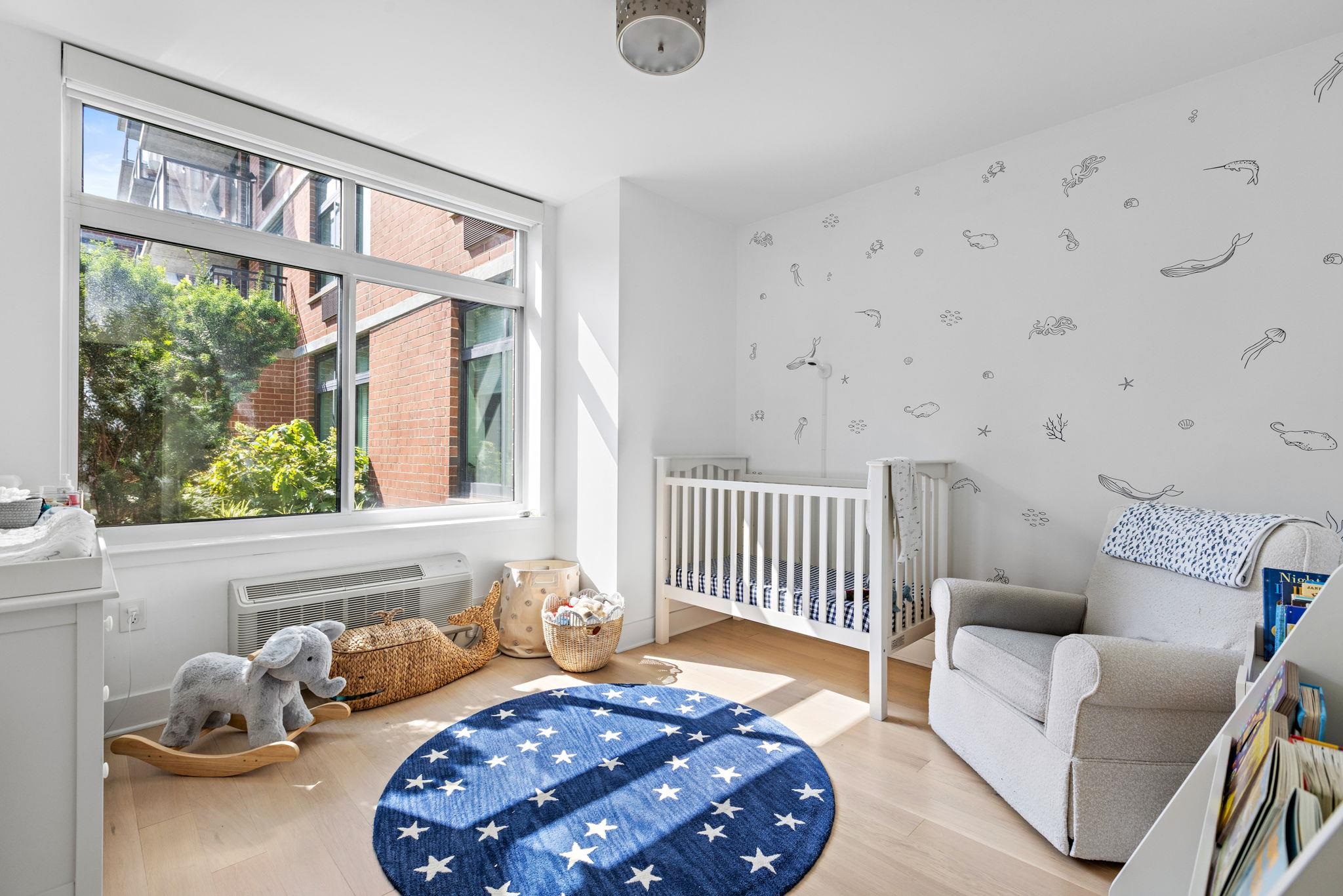 1400 HUDSON ST Unit: 421