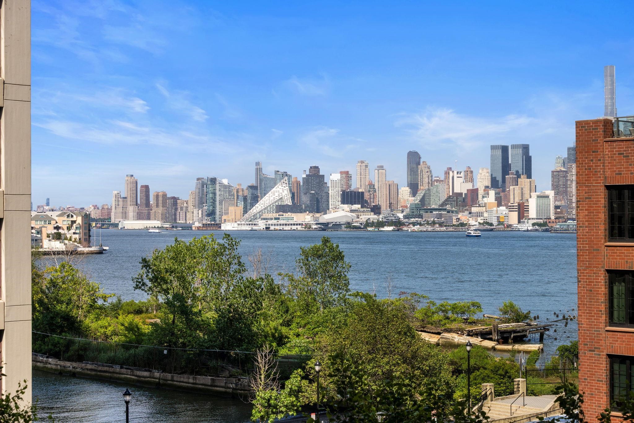 1400 HUDSON ST Unit: 421