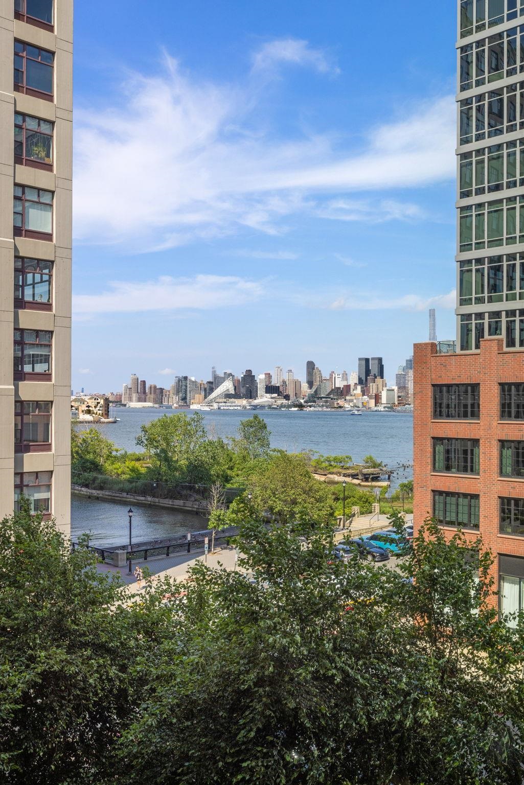 1400 HUDSON ST Unit: 421