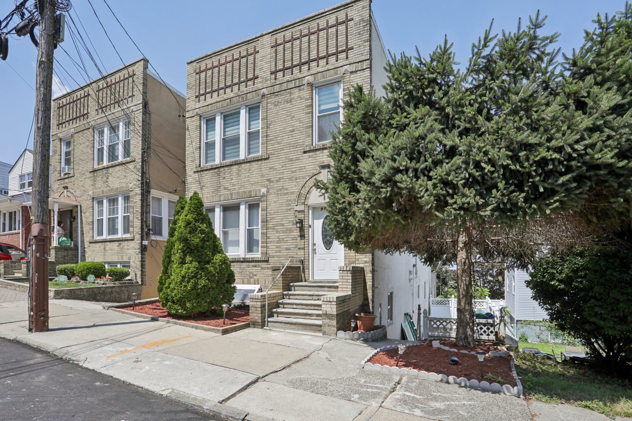 9021 SMITH AVE Unit: 2