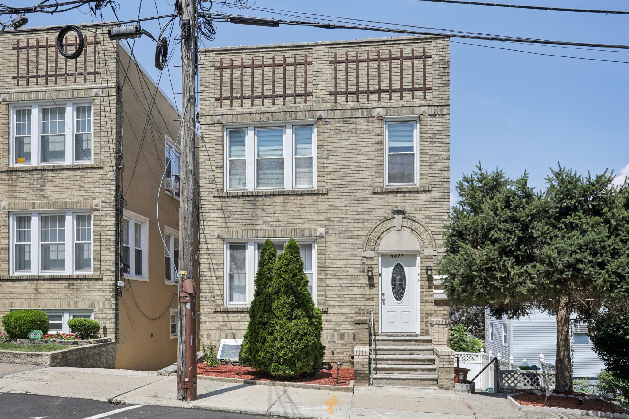 9021 SMITH AVE Unit: 2