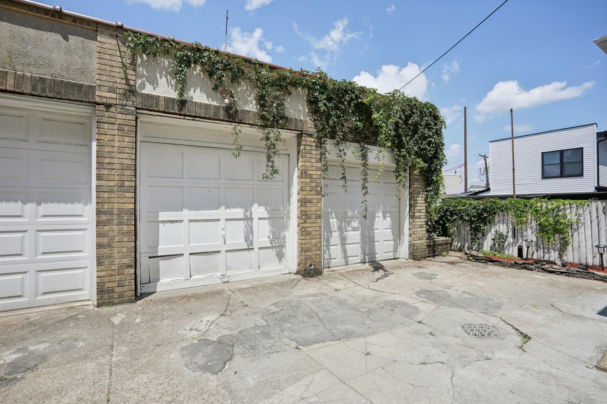 9021 SMITH AVE Unit: 2