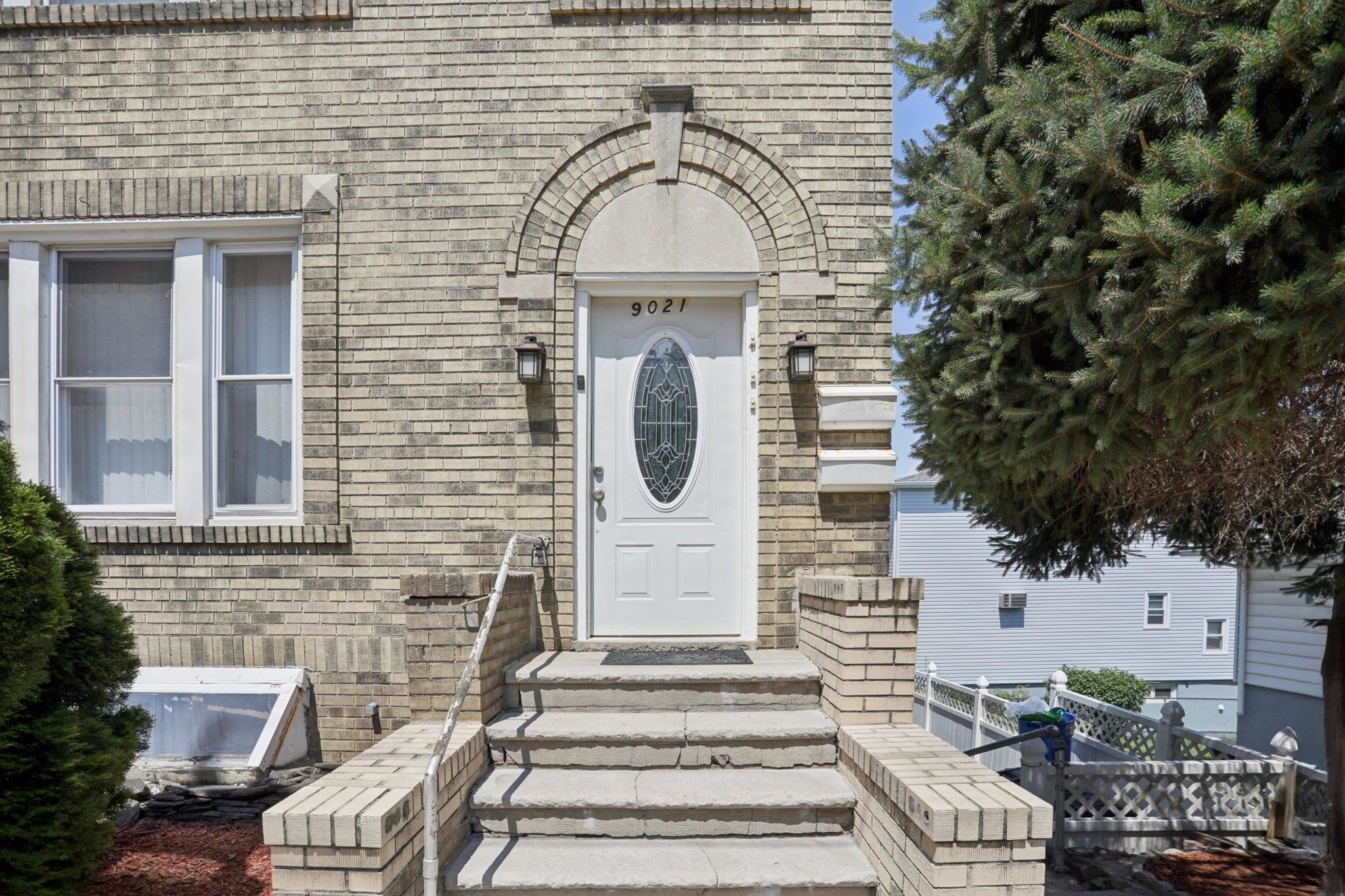 9021 SMITH AVE Unit: 2