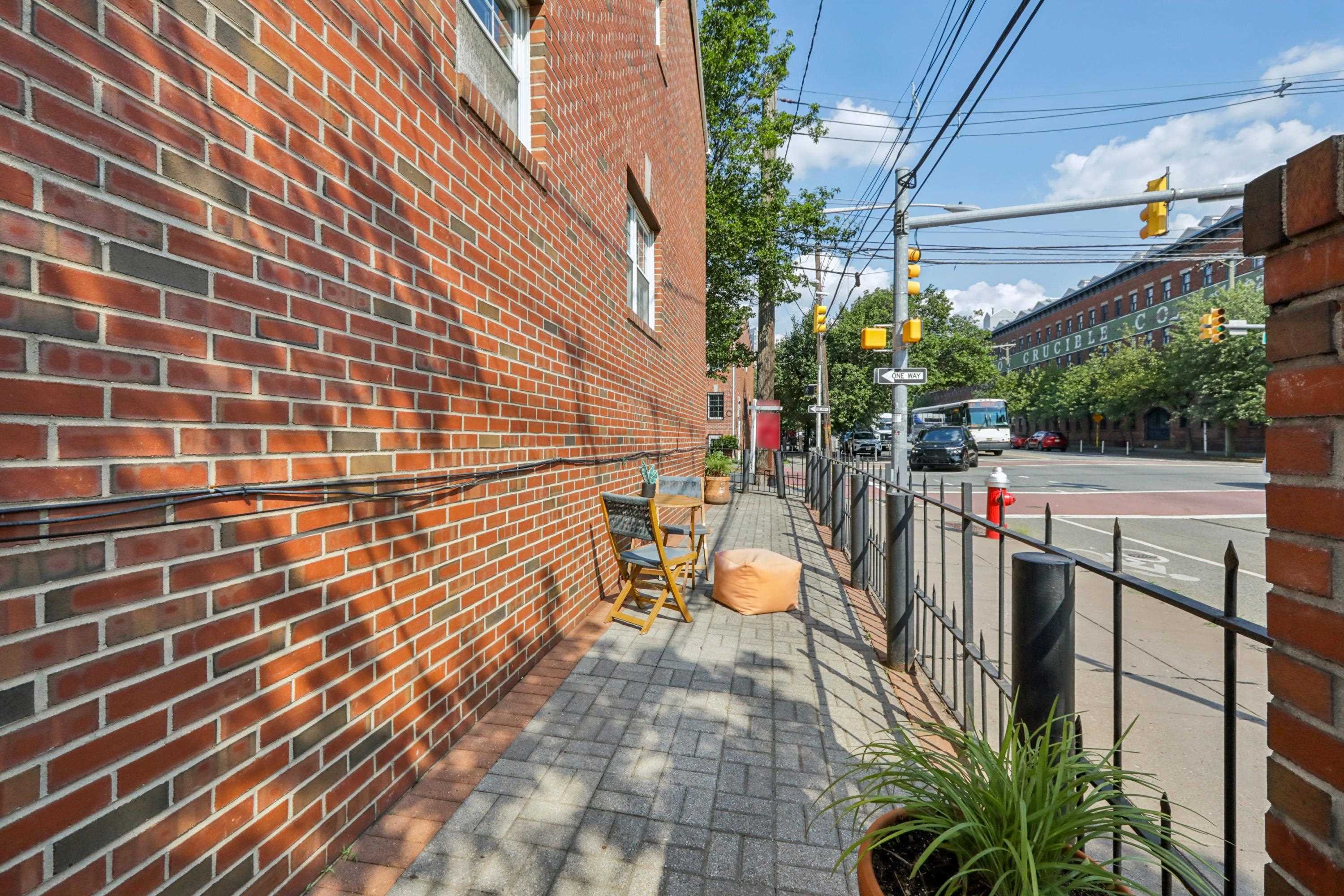 361 MONMOUTH ST