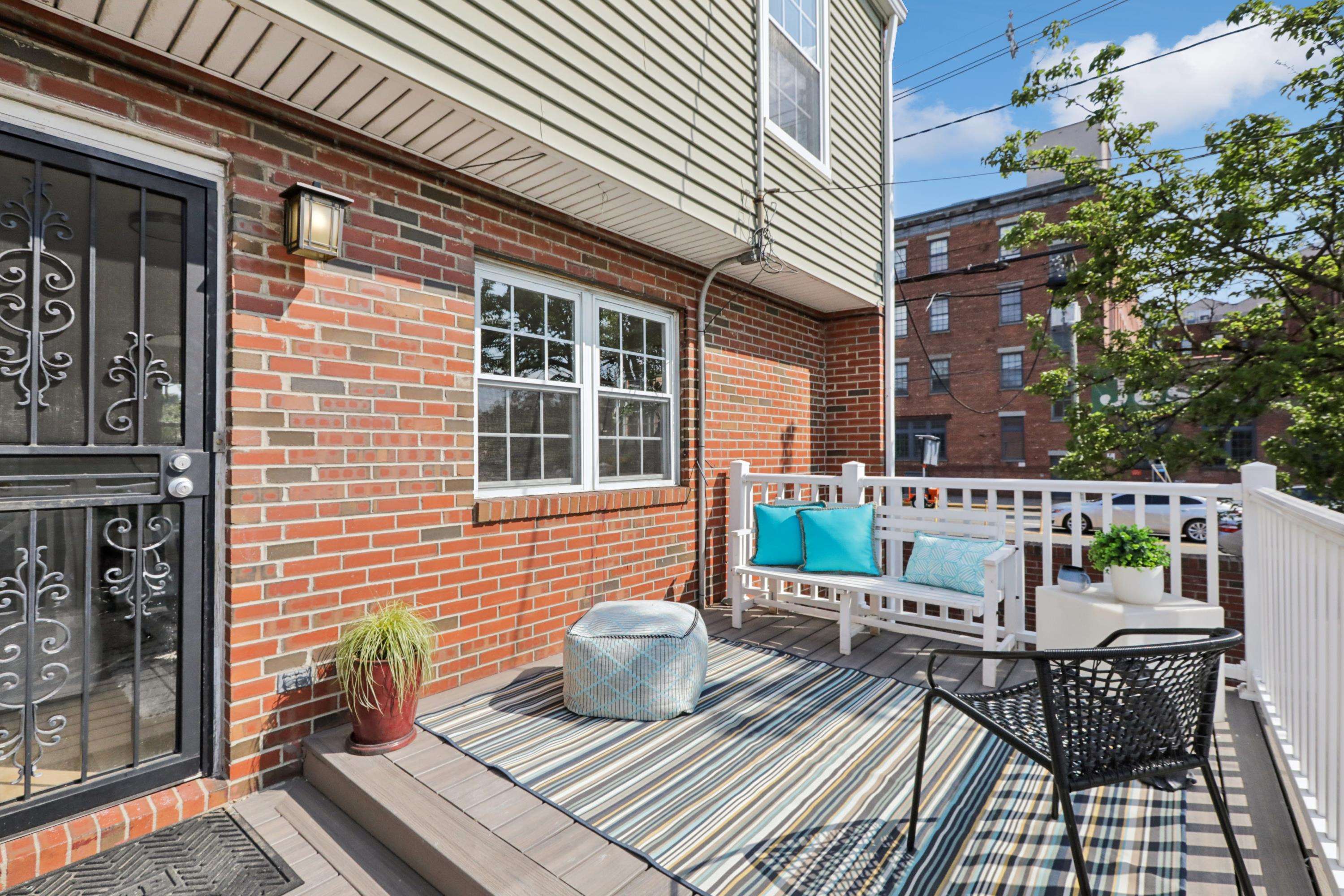 361 MONMOUTH ST