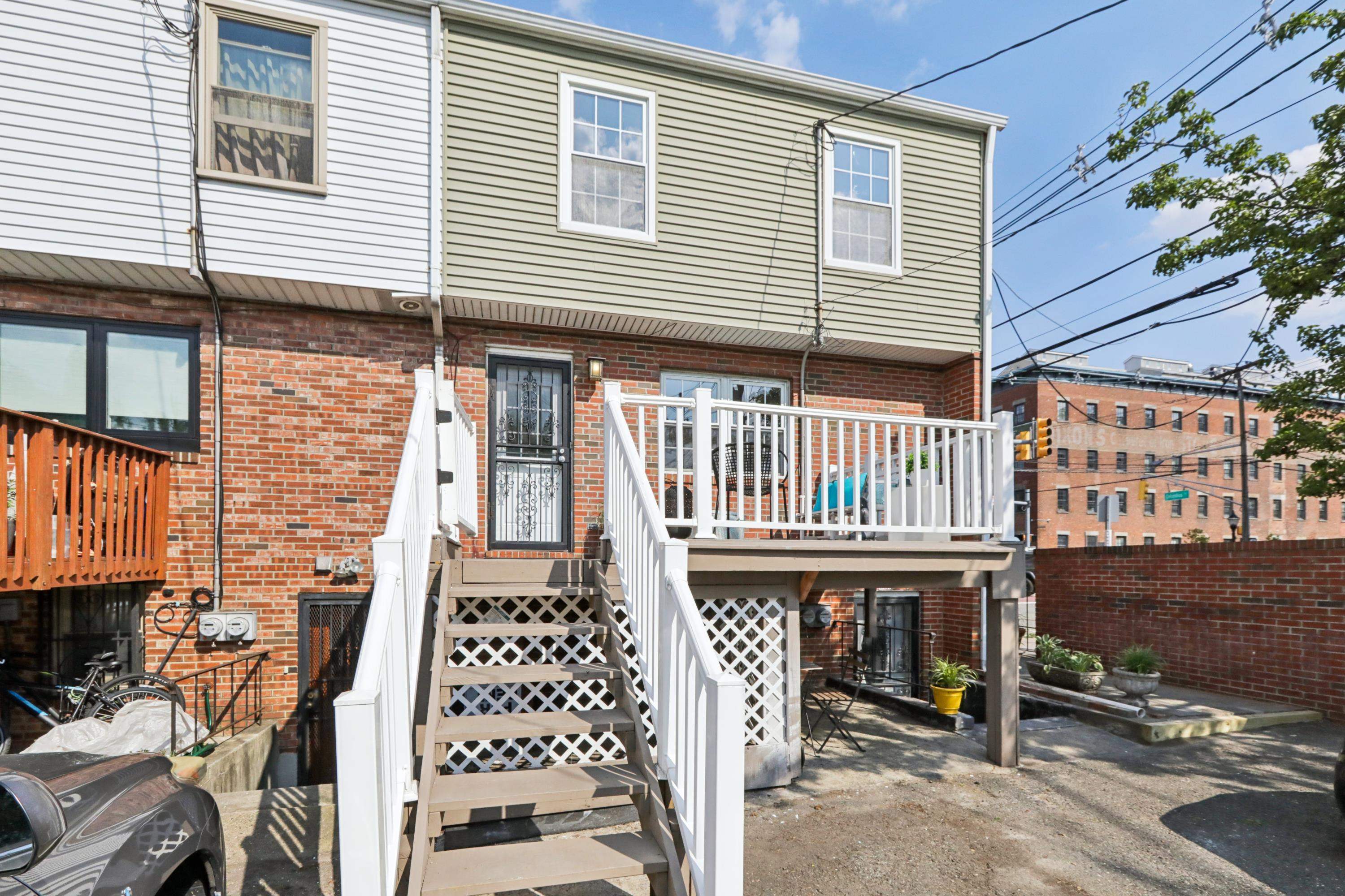 361 MONMOUTH ST