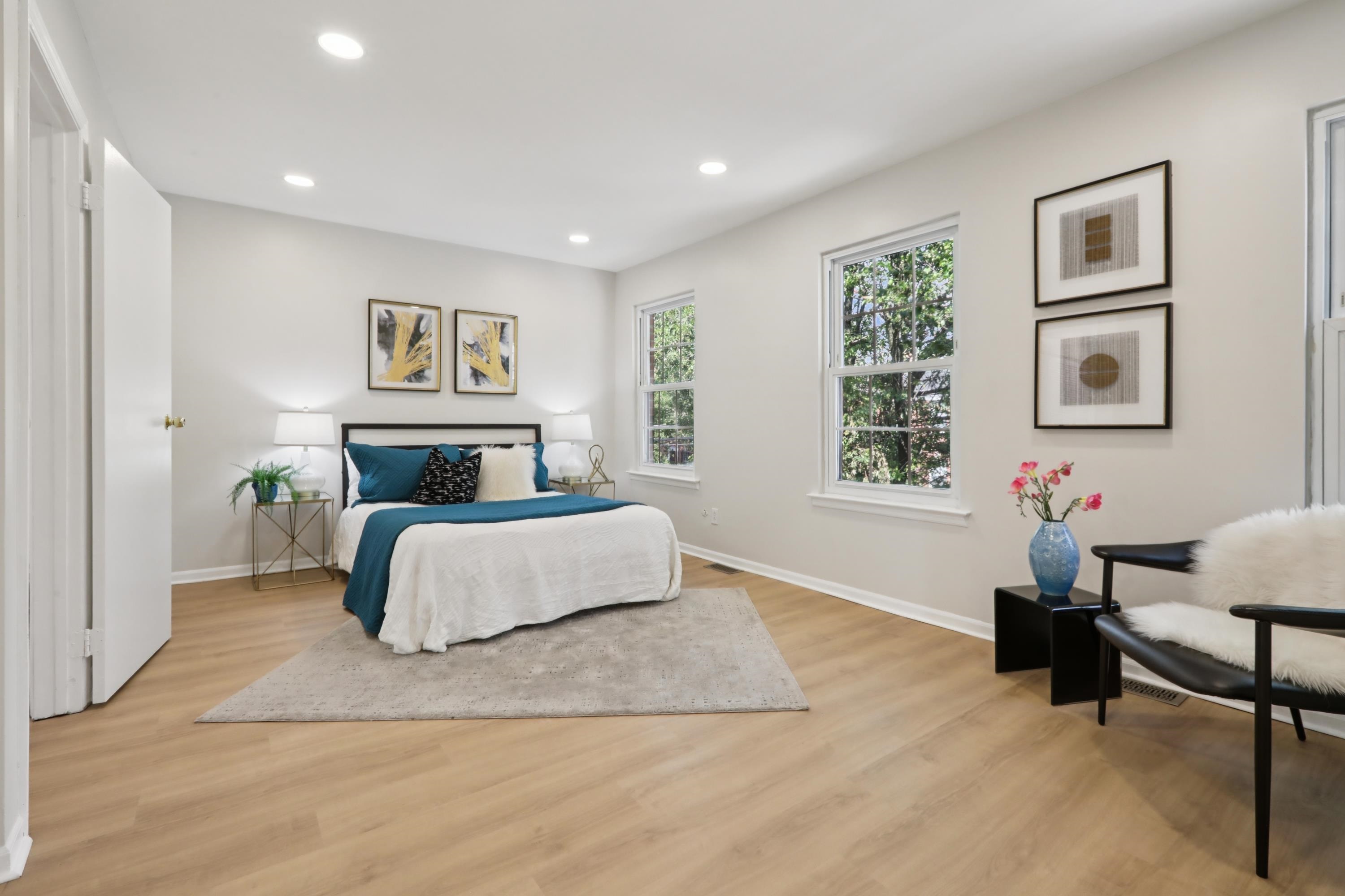 361 MONMOUTH ST