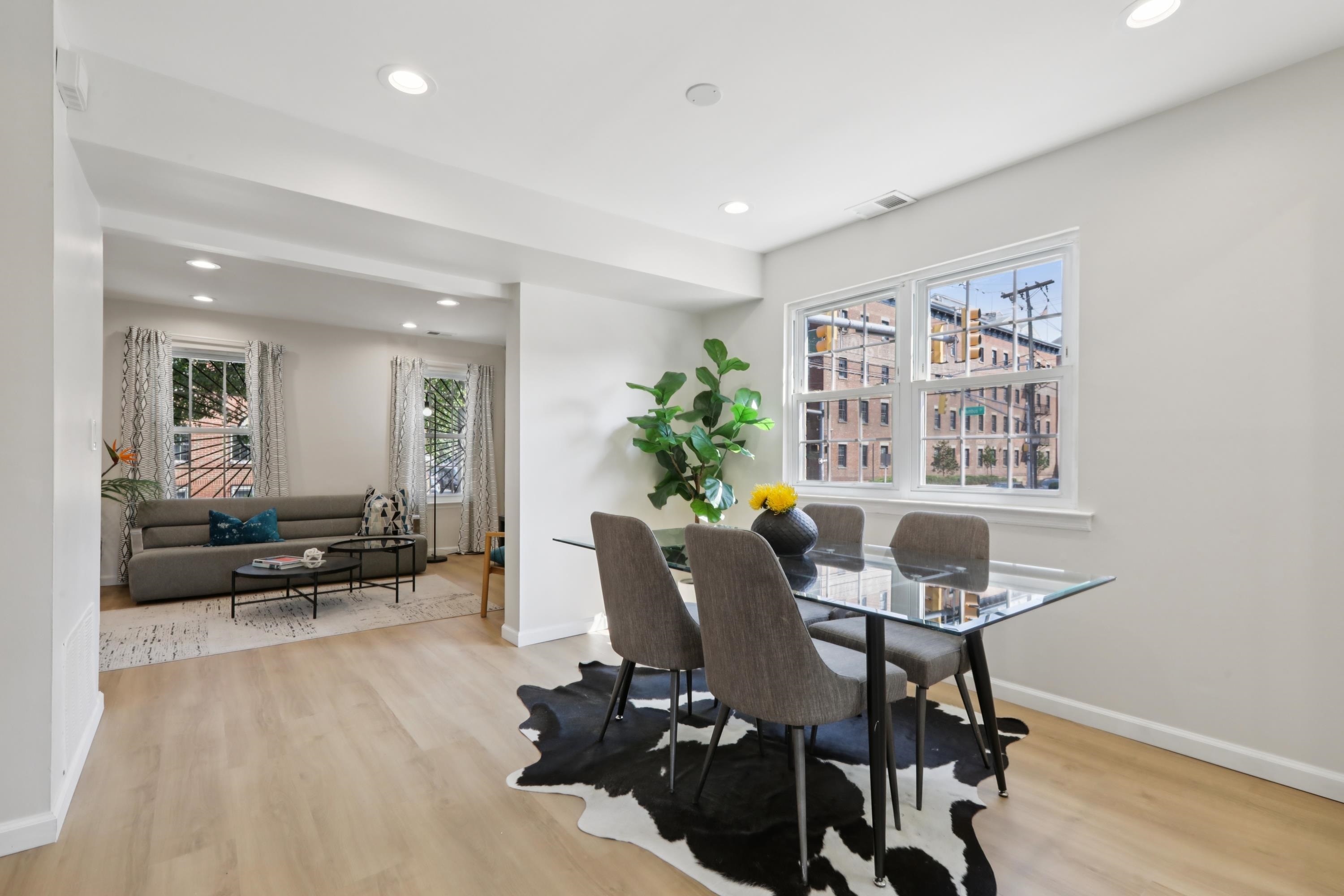 361 MONMOUTH ST