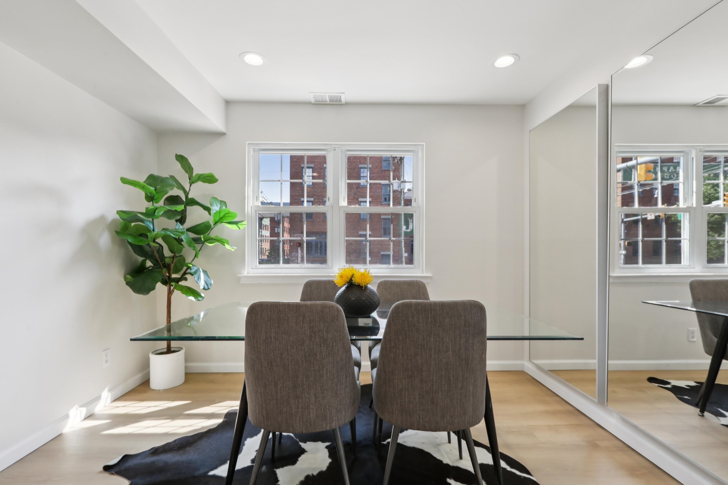 361 MONMOUTH ST
